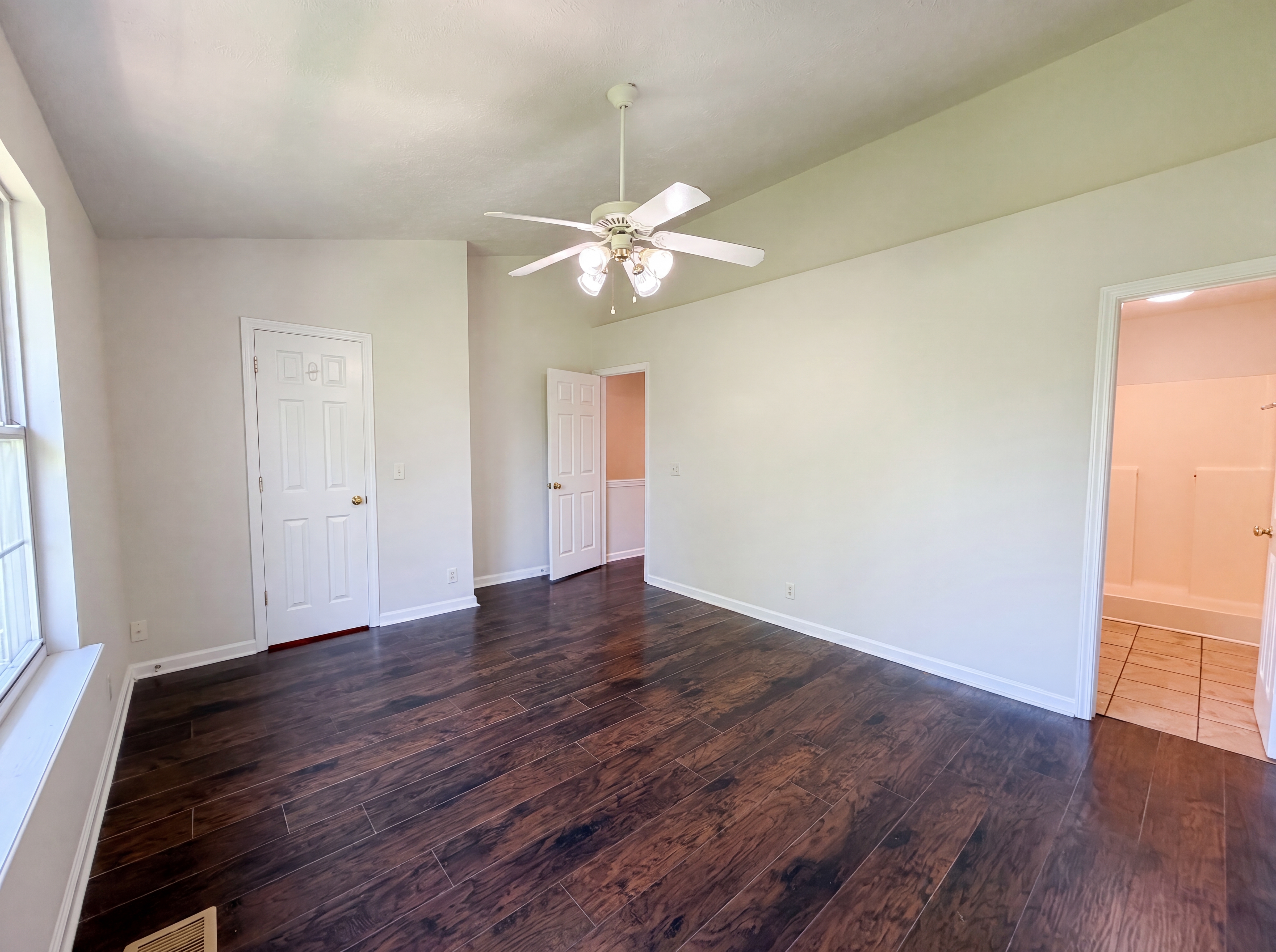 Photo 8 of 23 of 5170 Hickory Hollow Pkwy, Antioch, TN