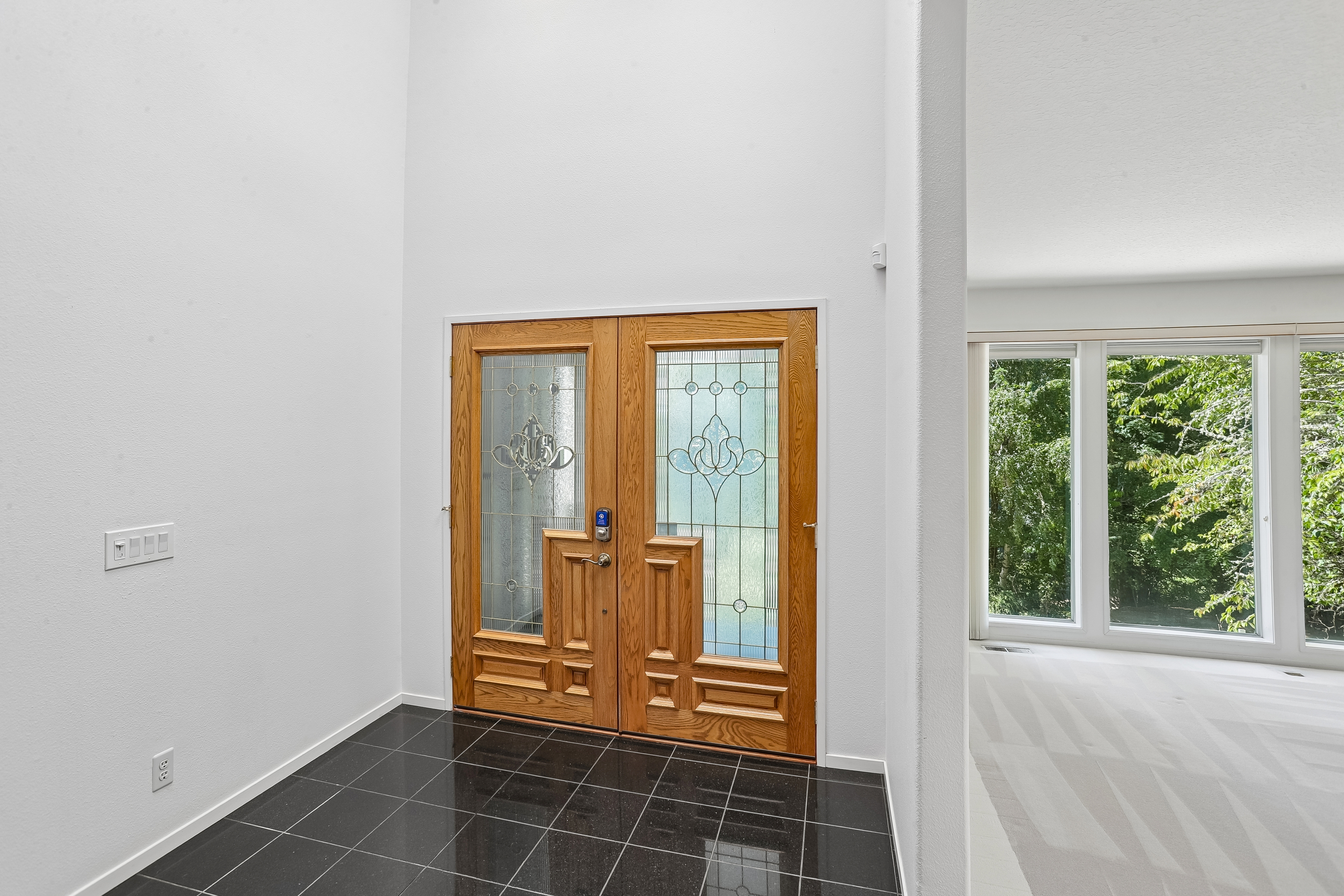 Photo 8 of 35 of 10838 S Southridge Dr, Portland, OR