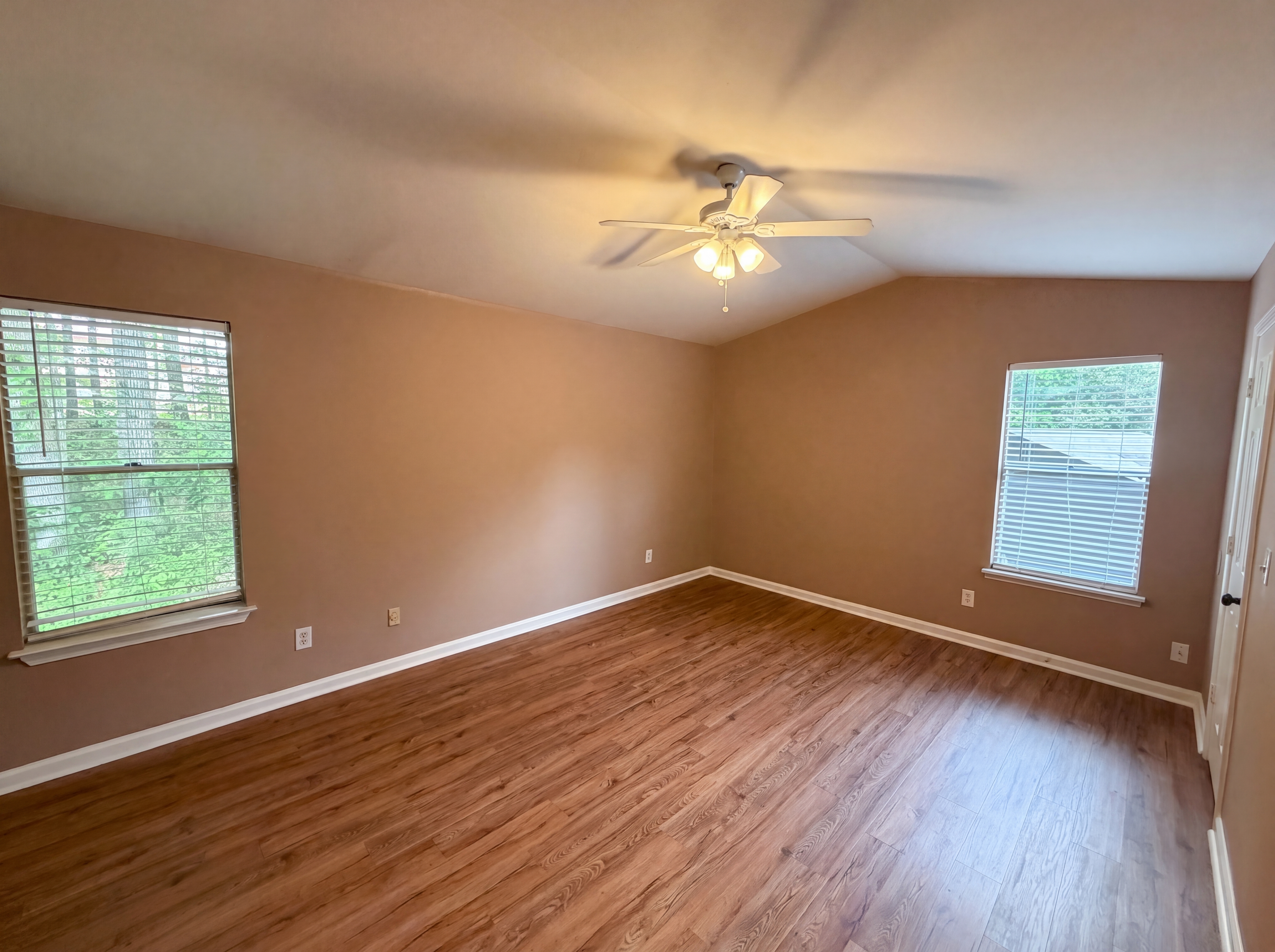 Photo 4 of 19 of 7020 Greenbower Ln, Atlanta, GA