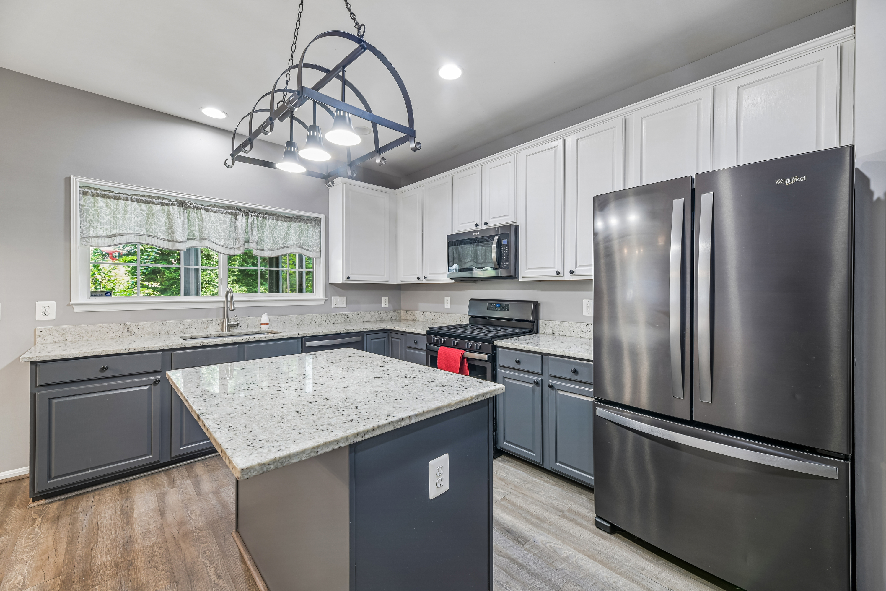 Photo 9 of 84 of 6046 Persinger House Ct, Manassas, VA
