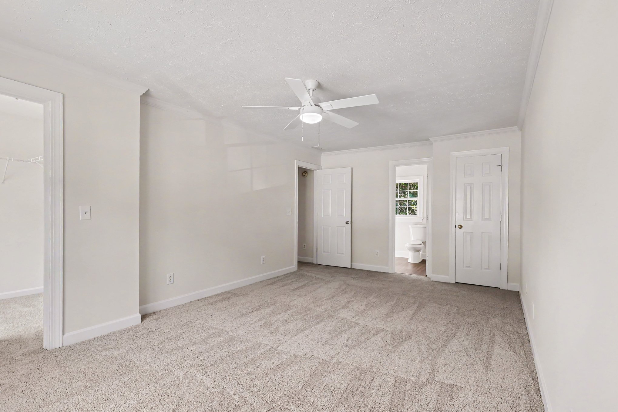 Photo 4 of 18 of 6391 Phillips Pl, Lithonia, GA