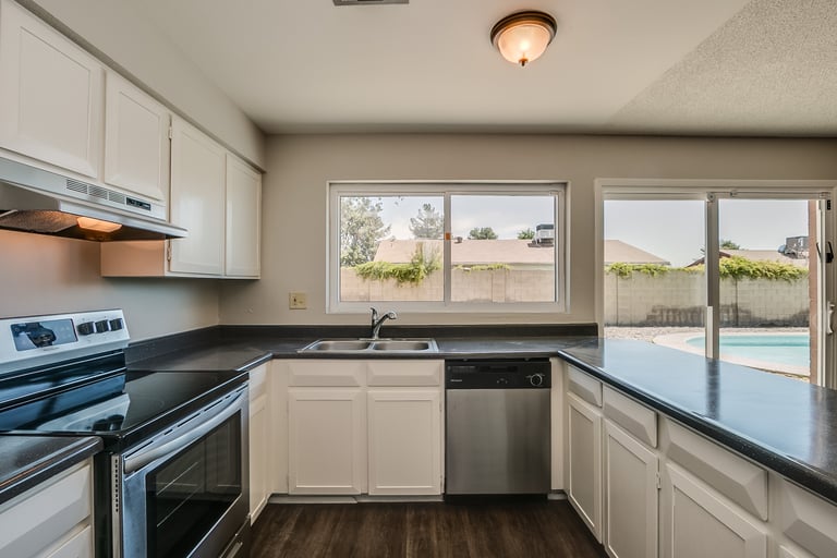 Photo 3 of 39 - 18821 N 13th Dr, Phoenix, AZ 85027
