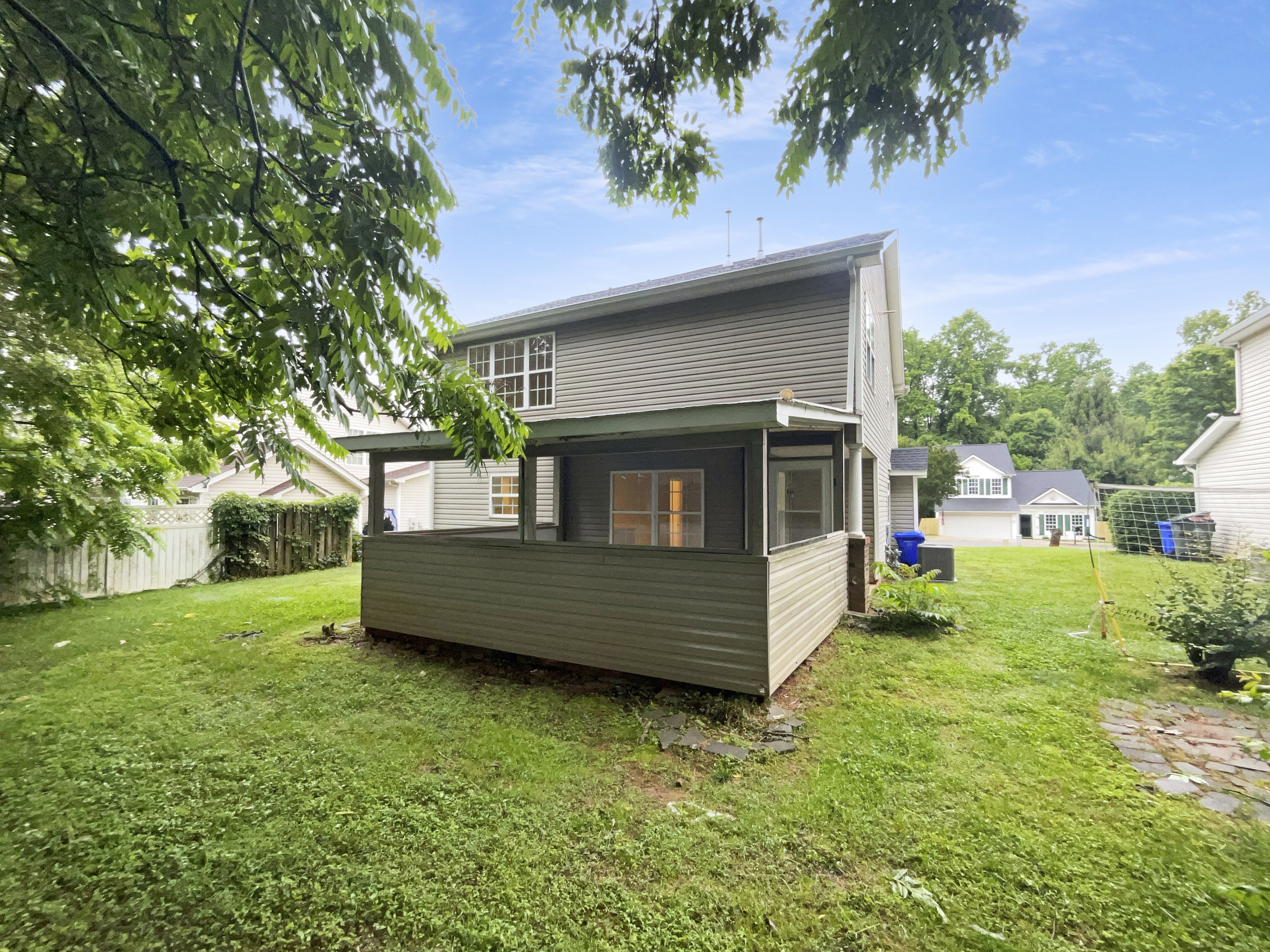 Photo 8 of 23 of 1216 Briarwood Dr, Mebane, NC