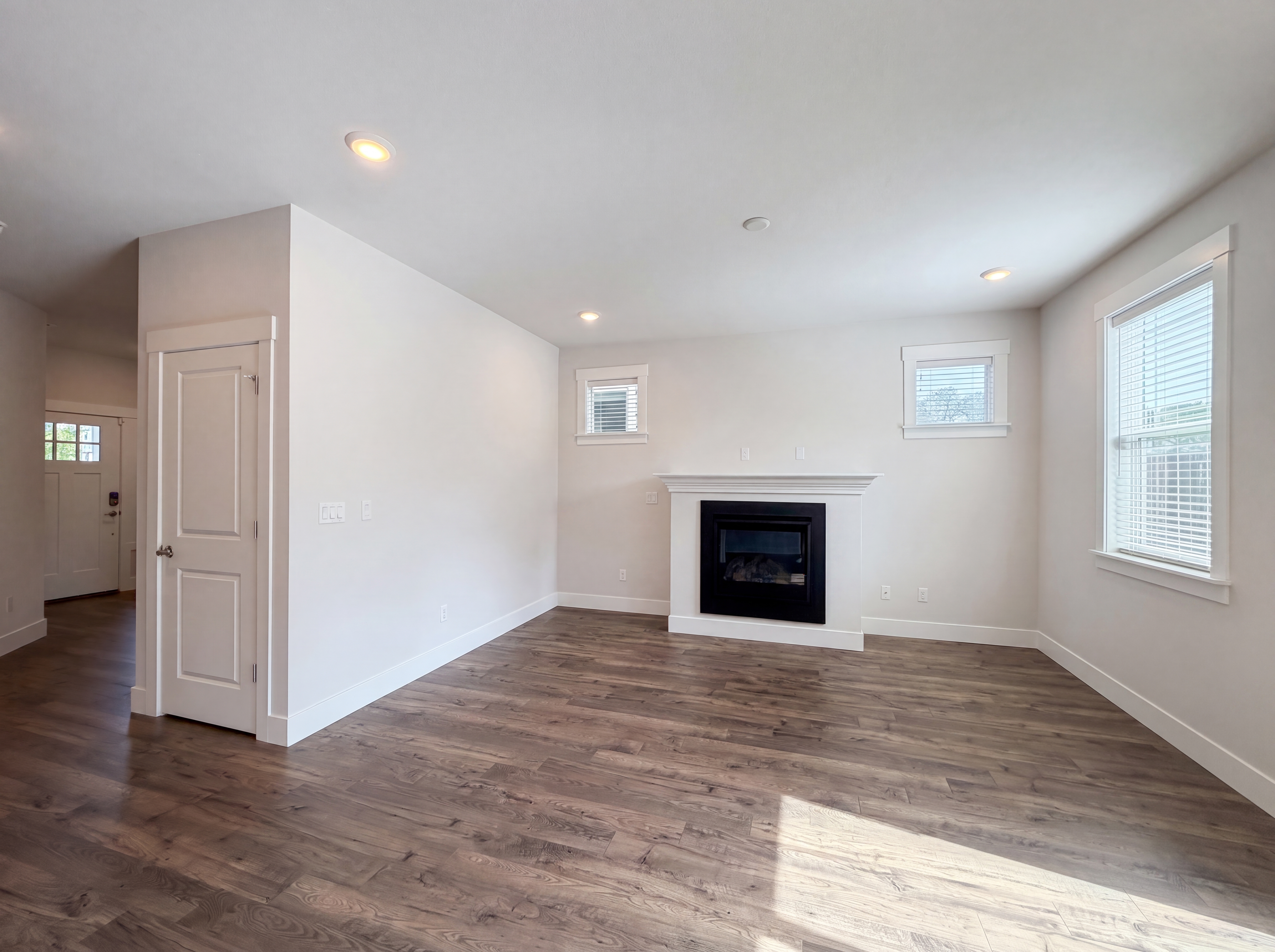 Photo 3 of 24 of 12706 SW Incline Dr, Beaverton, OR