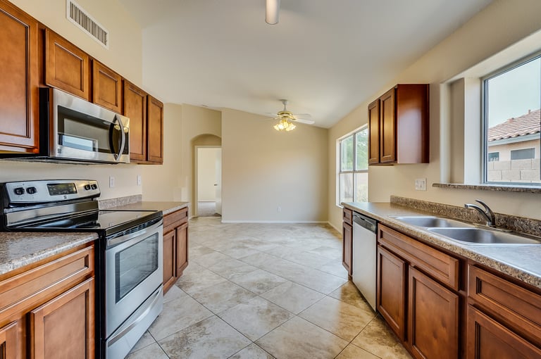 Photo 6 of 16 - 2331 S Karen Dr, Chandler, AZ 85286