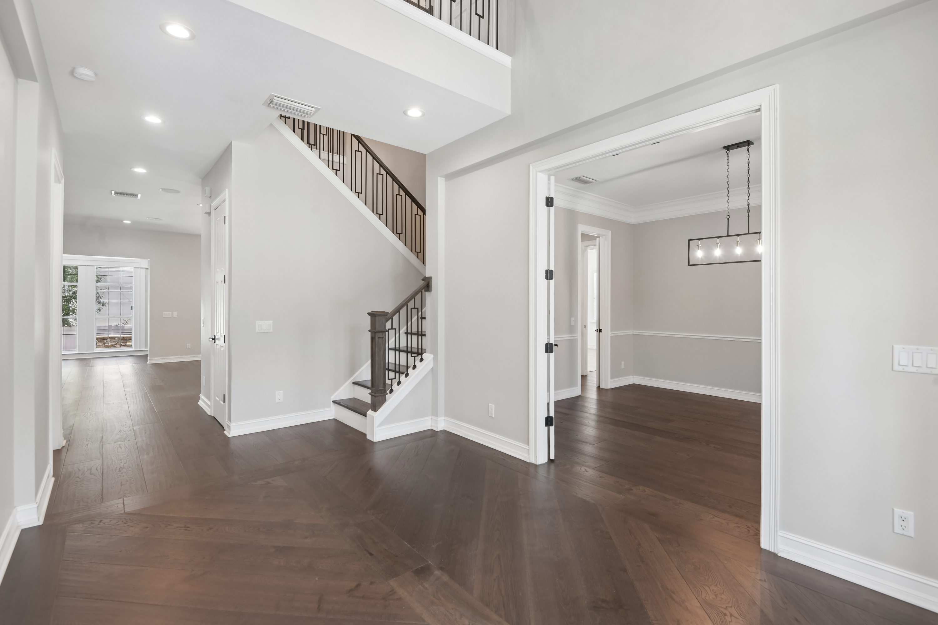 Photo 11 of 62 of 5105 W Neptune Way, Tampa, FL