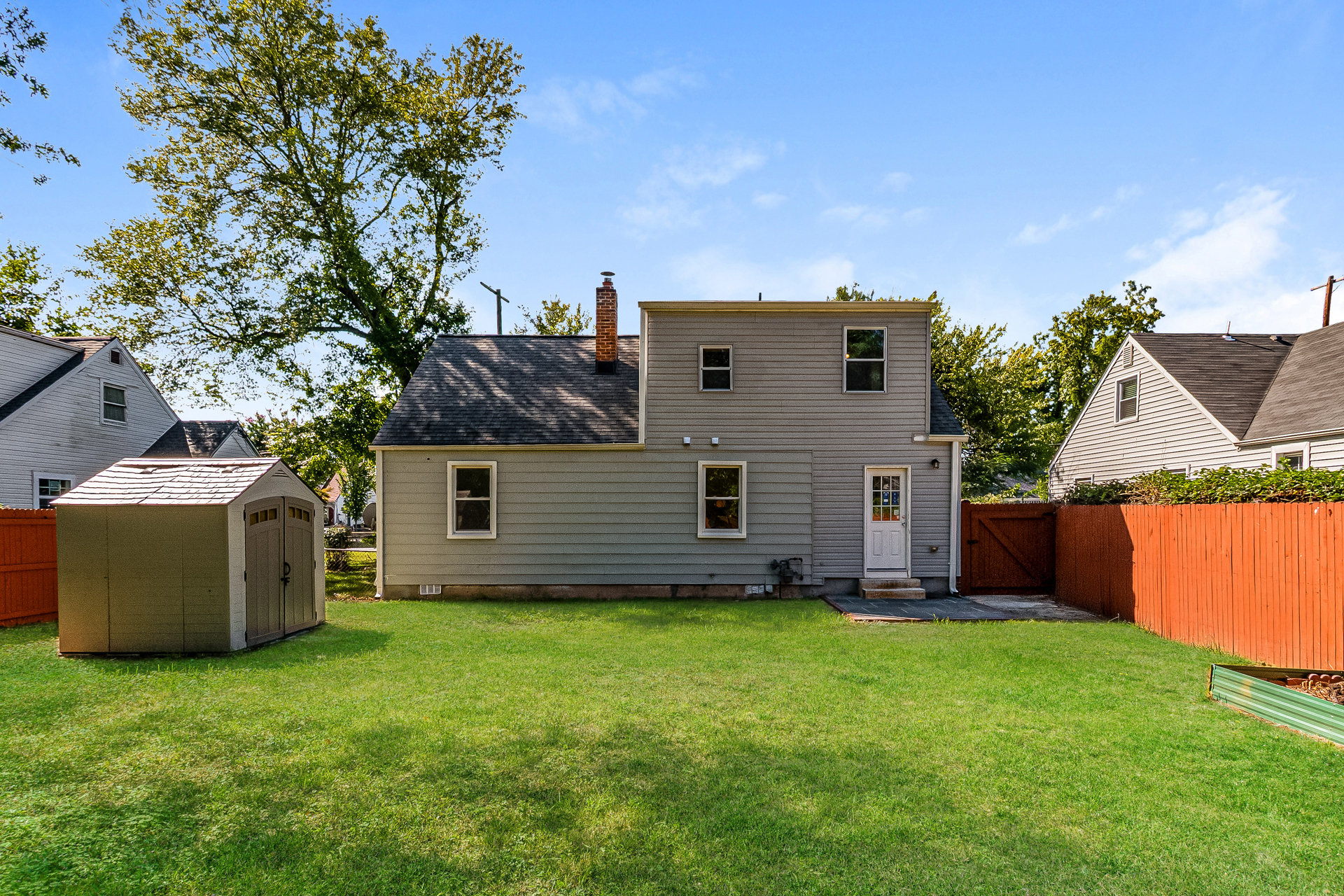 Photo 5 of 22 of 204 N Huron Dr, Oxon Hill, MD