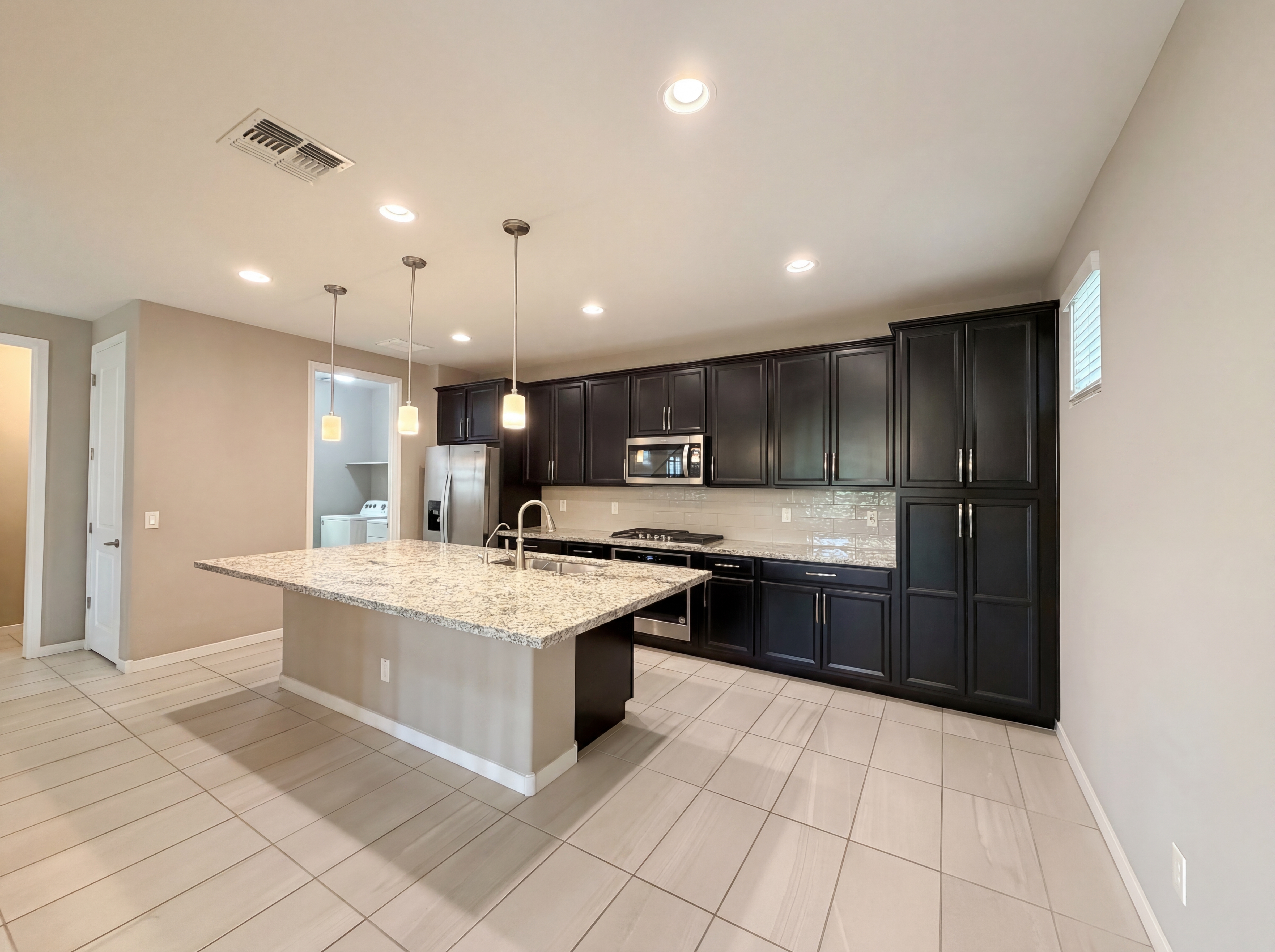 Photo 2 of 24 of 779 W Winchester Dr, Chandler, AZ