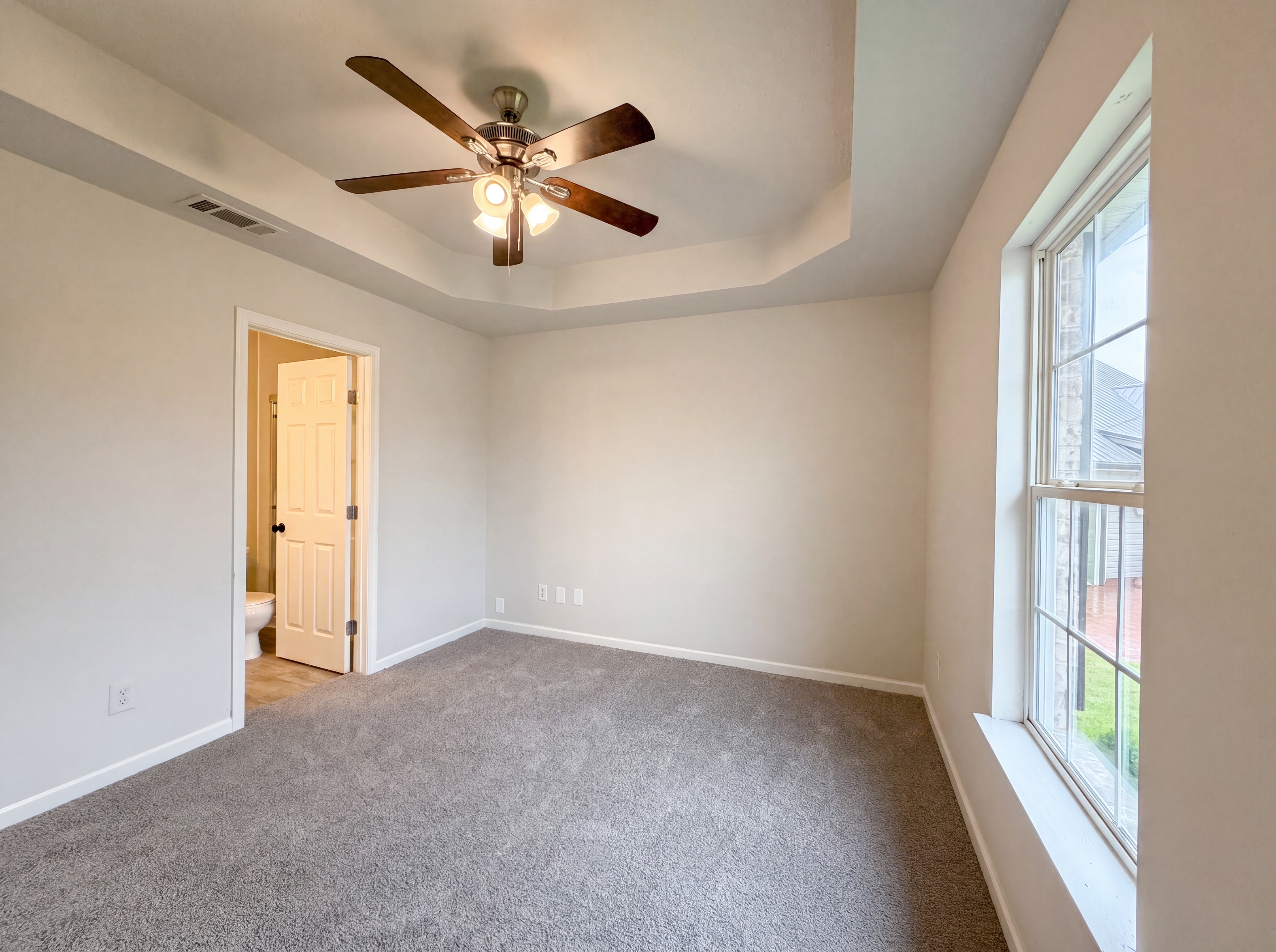 Photo 9 of 21 of 1125 Sima Shabat Ct, La Vergne, TN