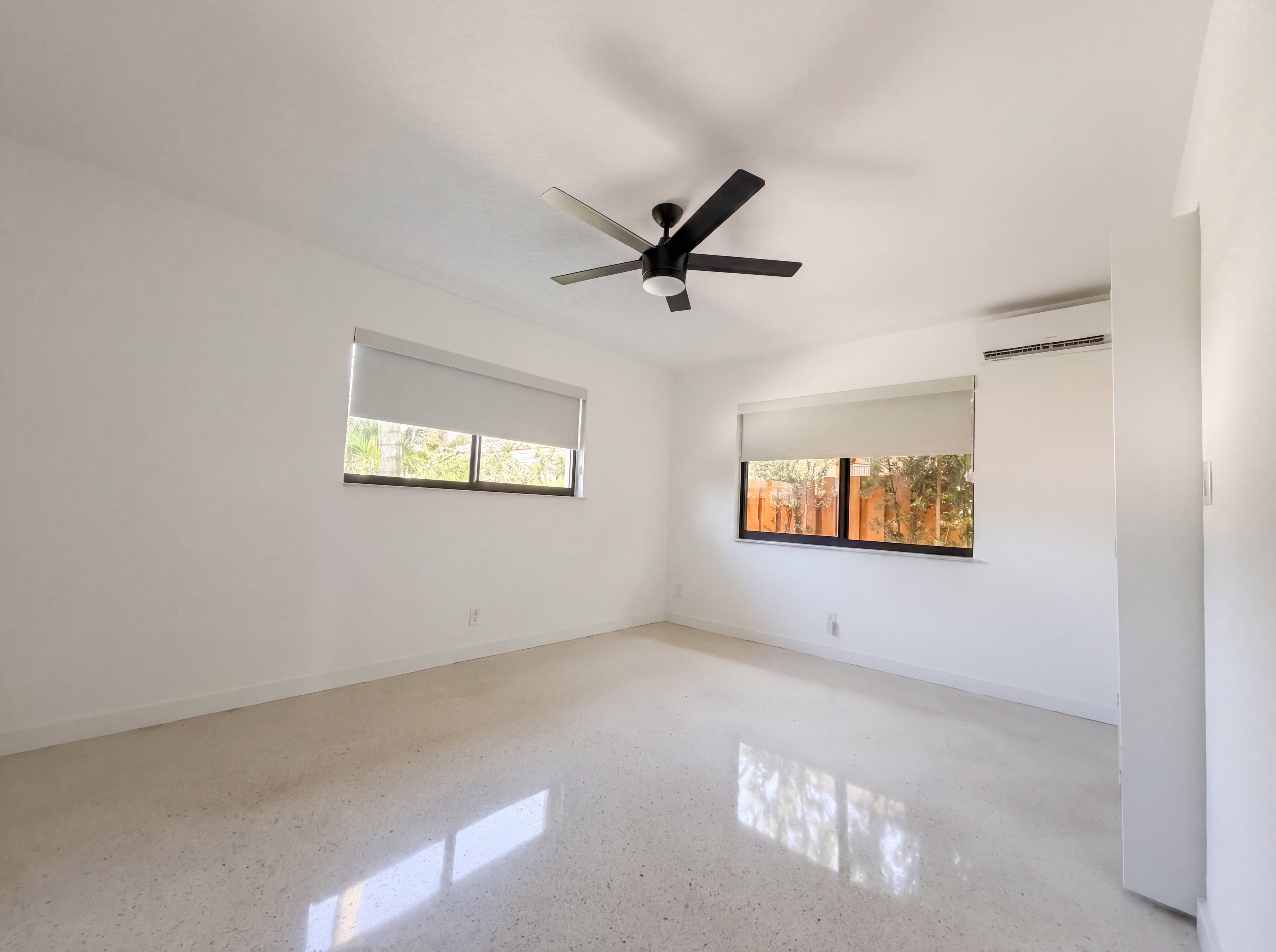 Photo 9 of 17 of 1717 NE 20th Ave, Fort Lauderdale, FL