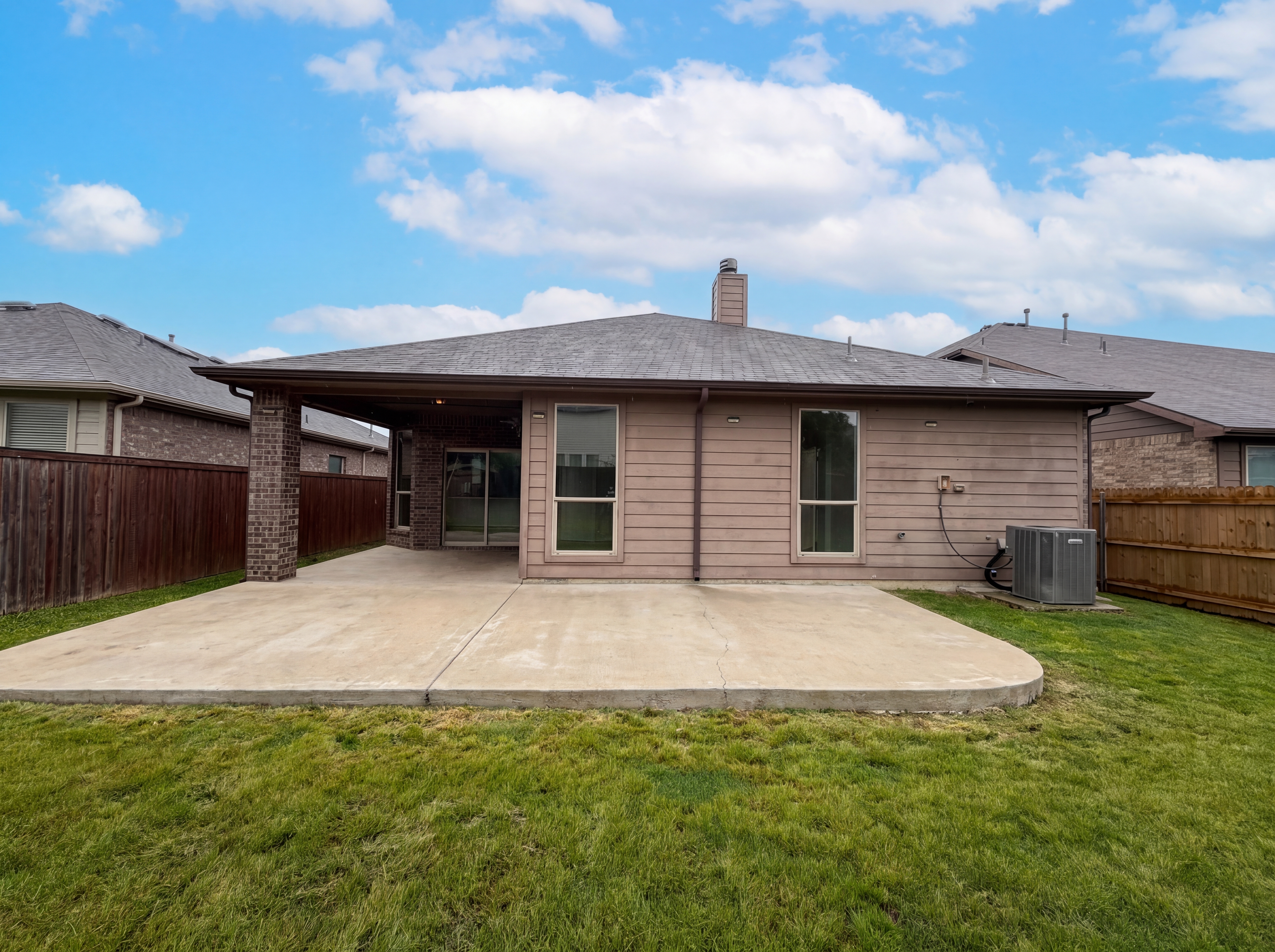 Photo 5 of 26 of 12817 Breckenridge Ct, Fort Worth, TX