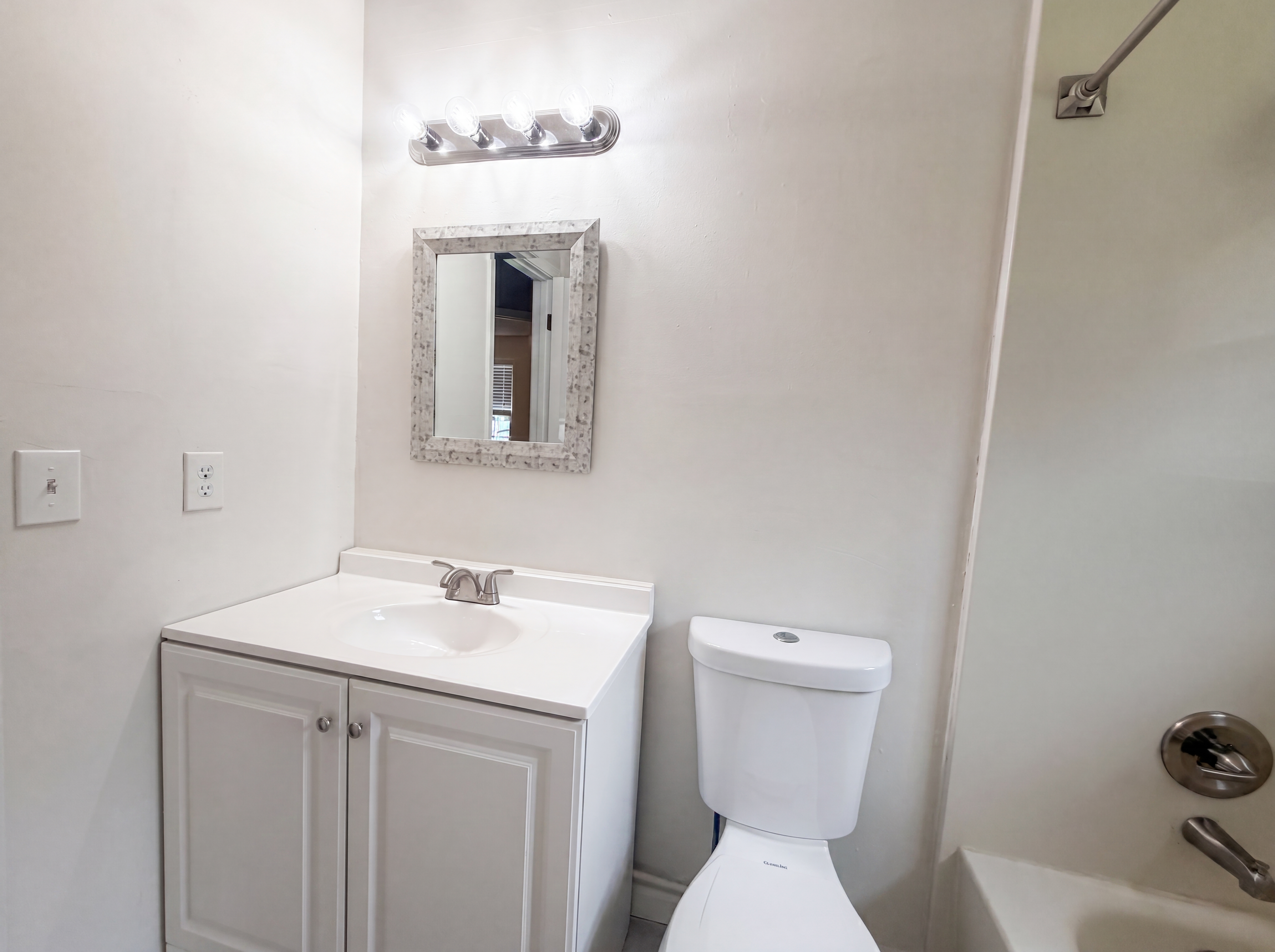 Photo 17 of 22 of 841 Chalmet Ln, Jacksonville, FL