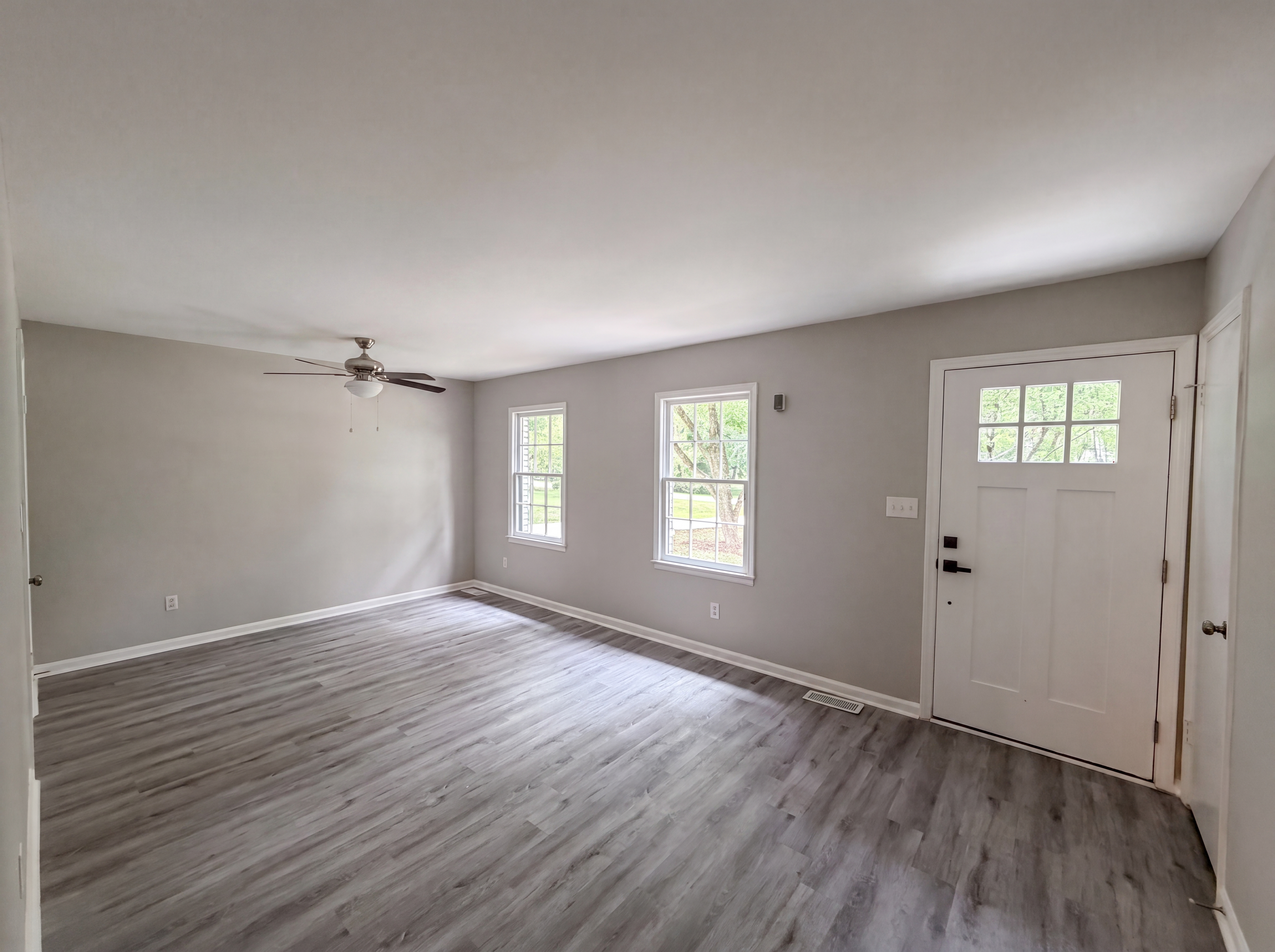 Photo 8 of 19 of 141 Greenbriar Dr, Matthews, NC