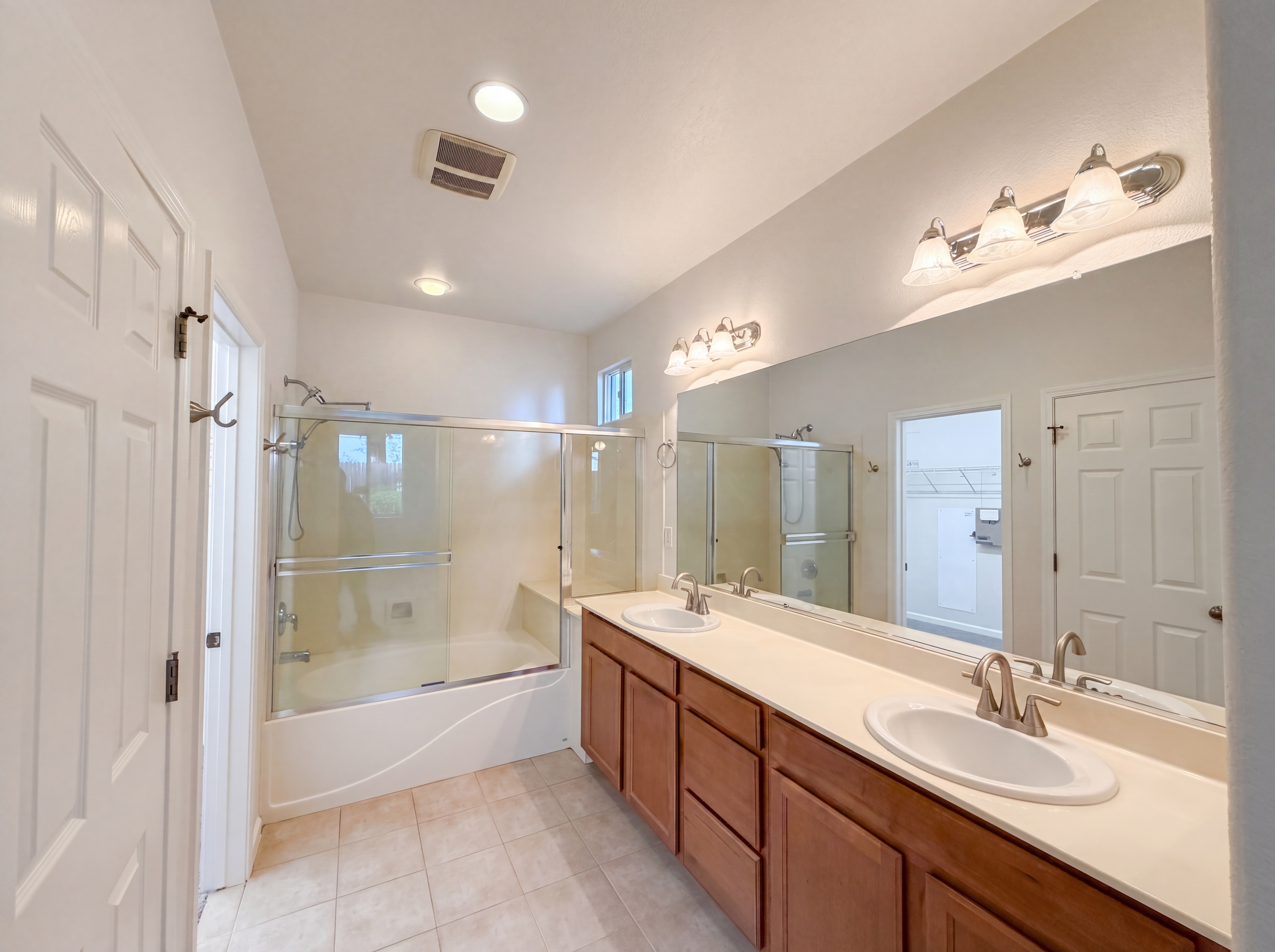 Photo 21 of 43 of 8532 Hawley Way, Elk Grove, CA