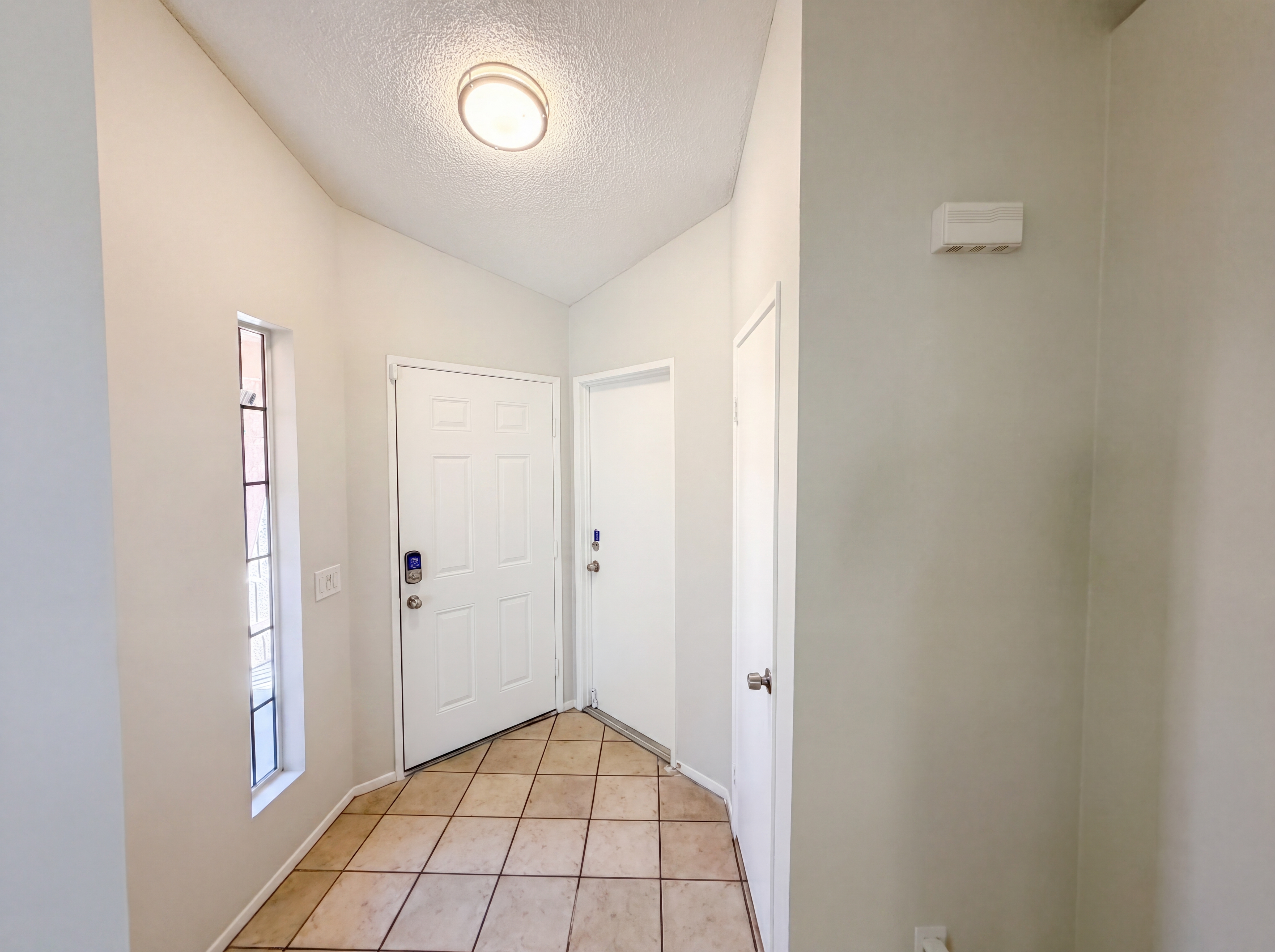 Photo 13 of 26 of 39823 Knollridge Dr, Temecula, CA