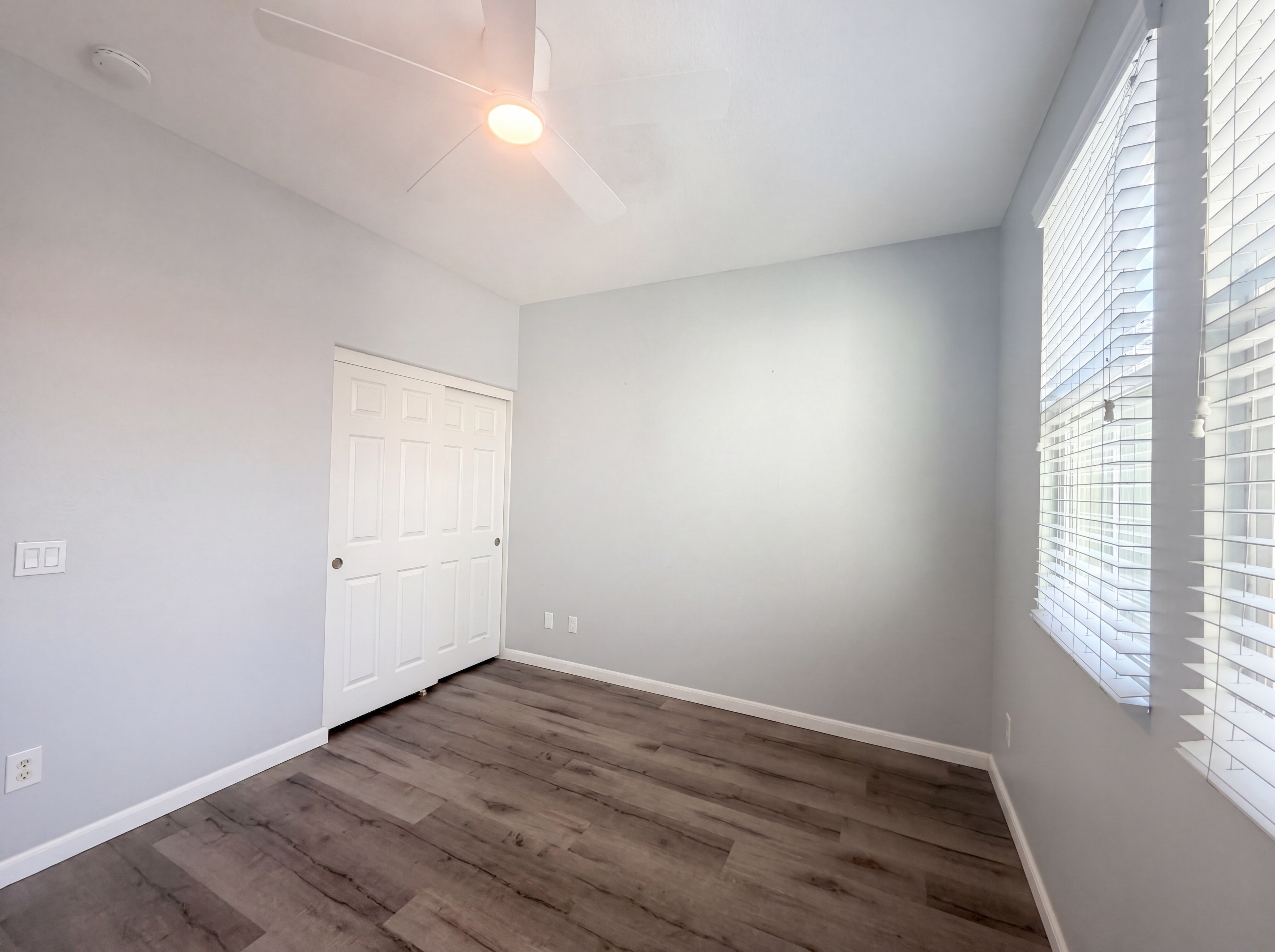 Photo 9 of 17 of 1800 E Lakeshore Dr, Lake Elsinore, CA