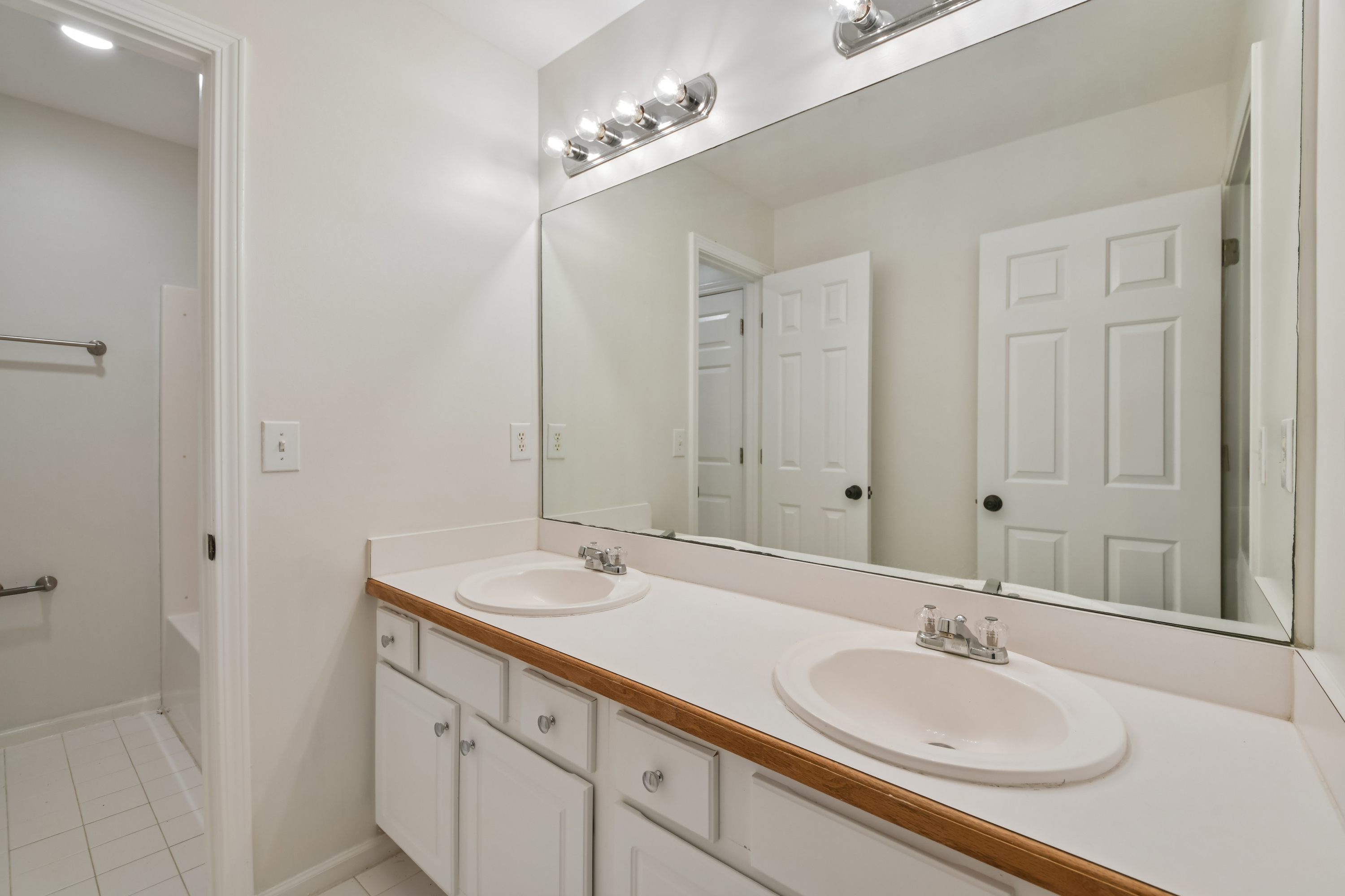 Photo 30 of 56 of 2298 Camden Dr SW, Marietta, GA