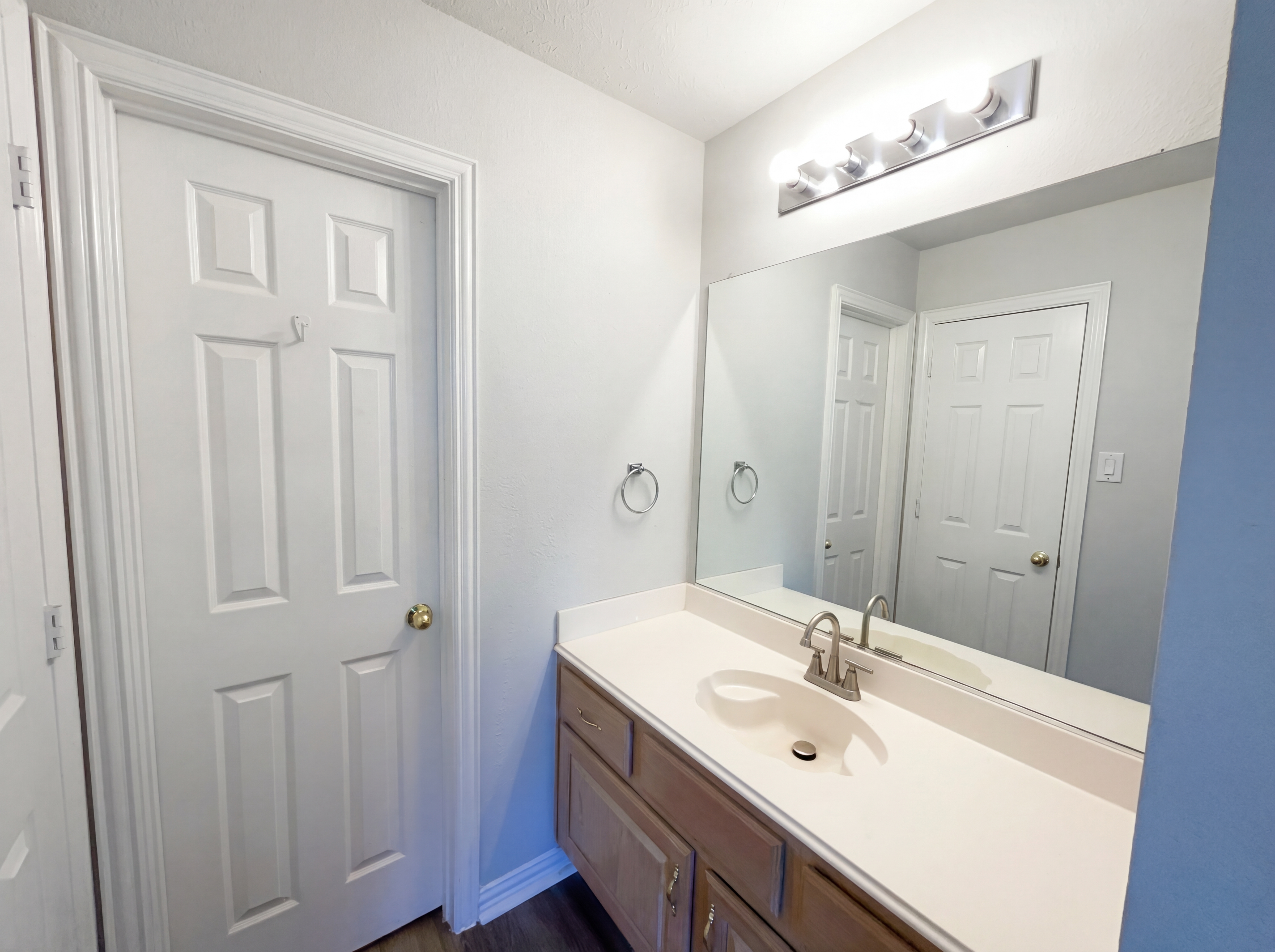Photo 7 of 23 of 3421 Sandy Trail Ln, Plano, TX