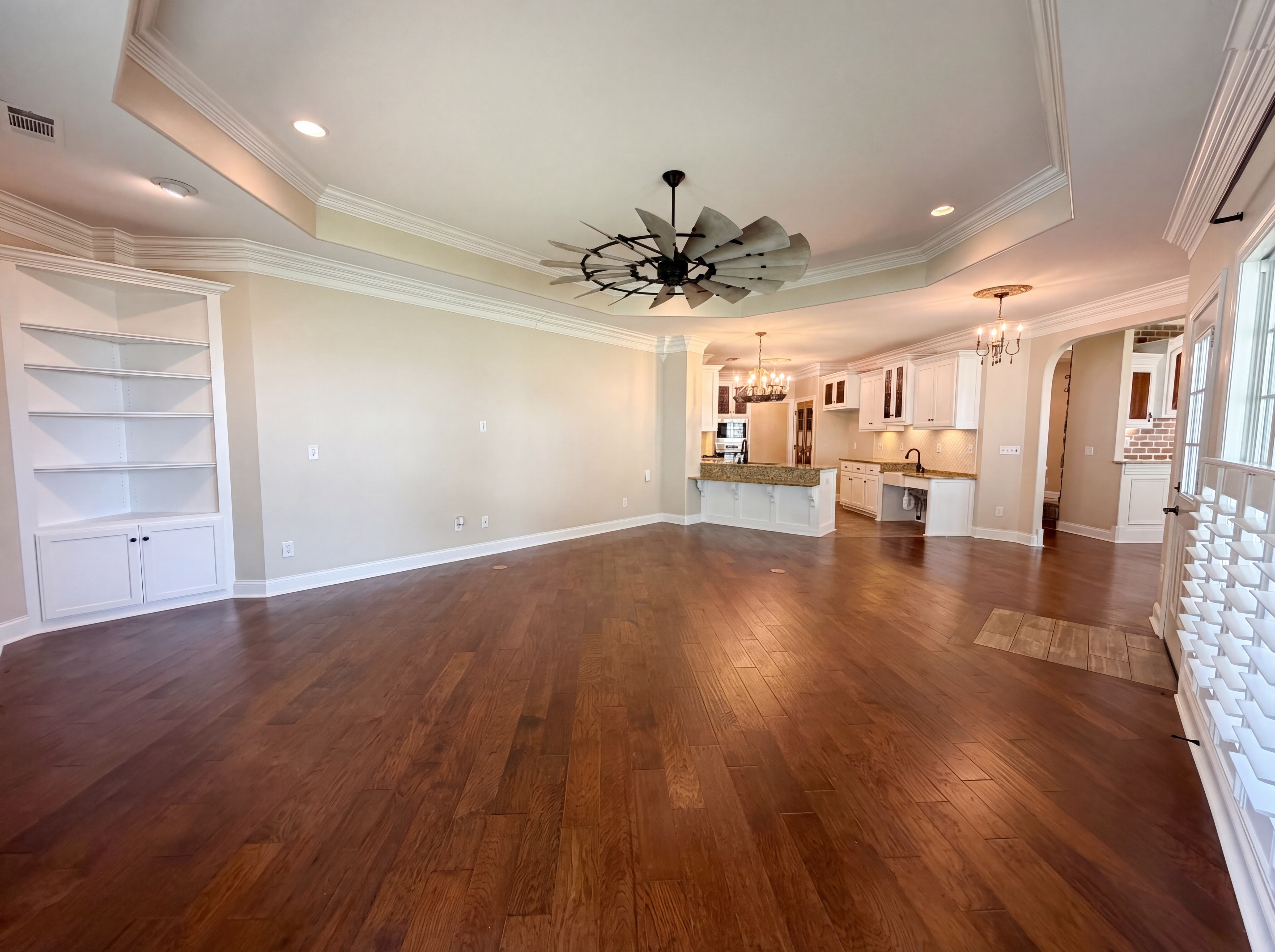 Photo 9 of 27 of 7009 Whisperwood Ave, Spring Hill, TN