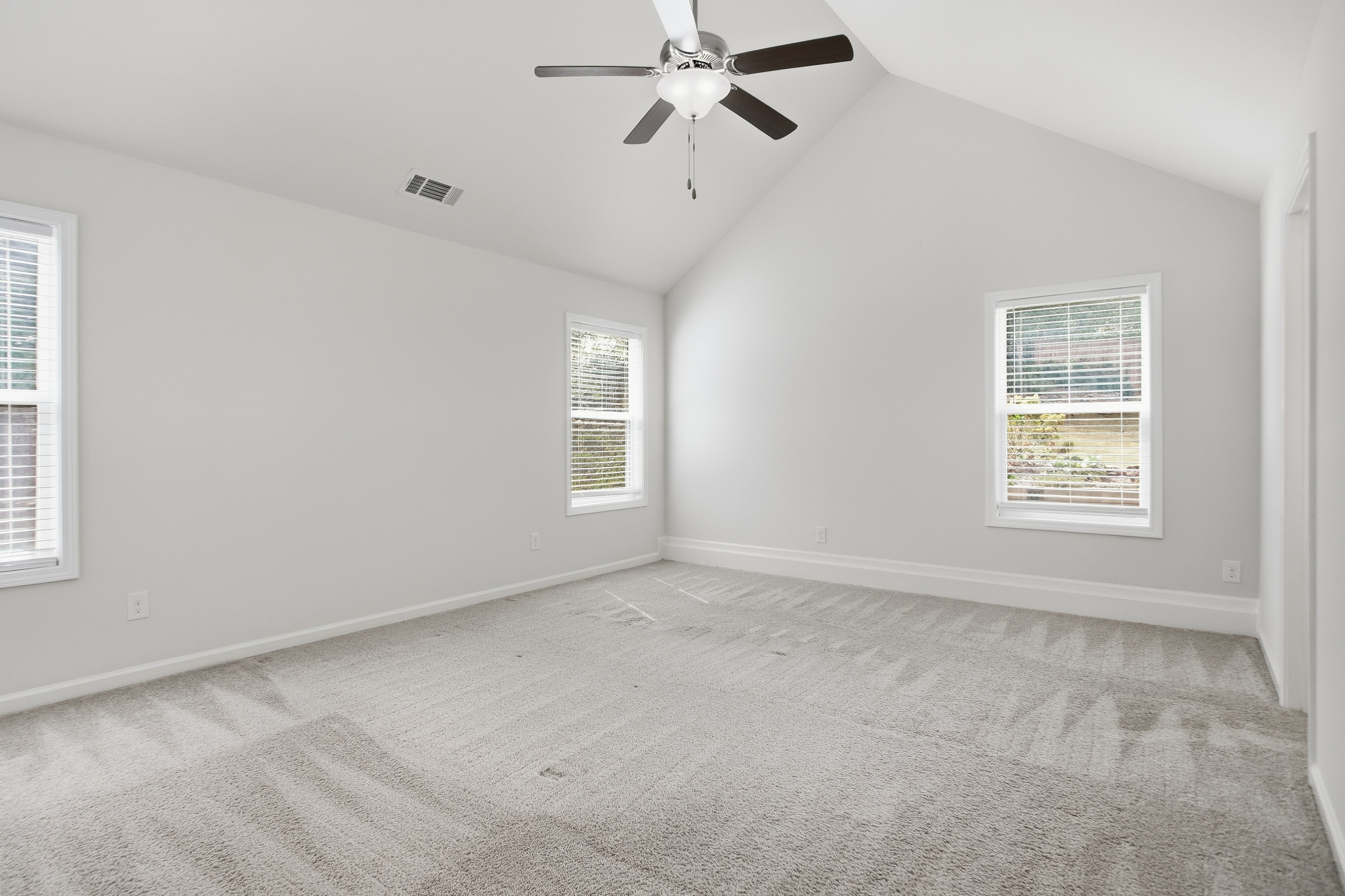 Photo 18 of 67 of 2878 Oak Springs Dr, Statham, GA
