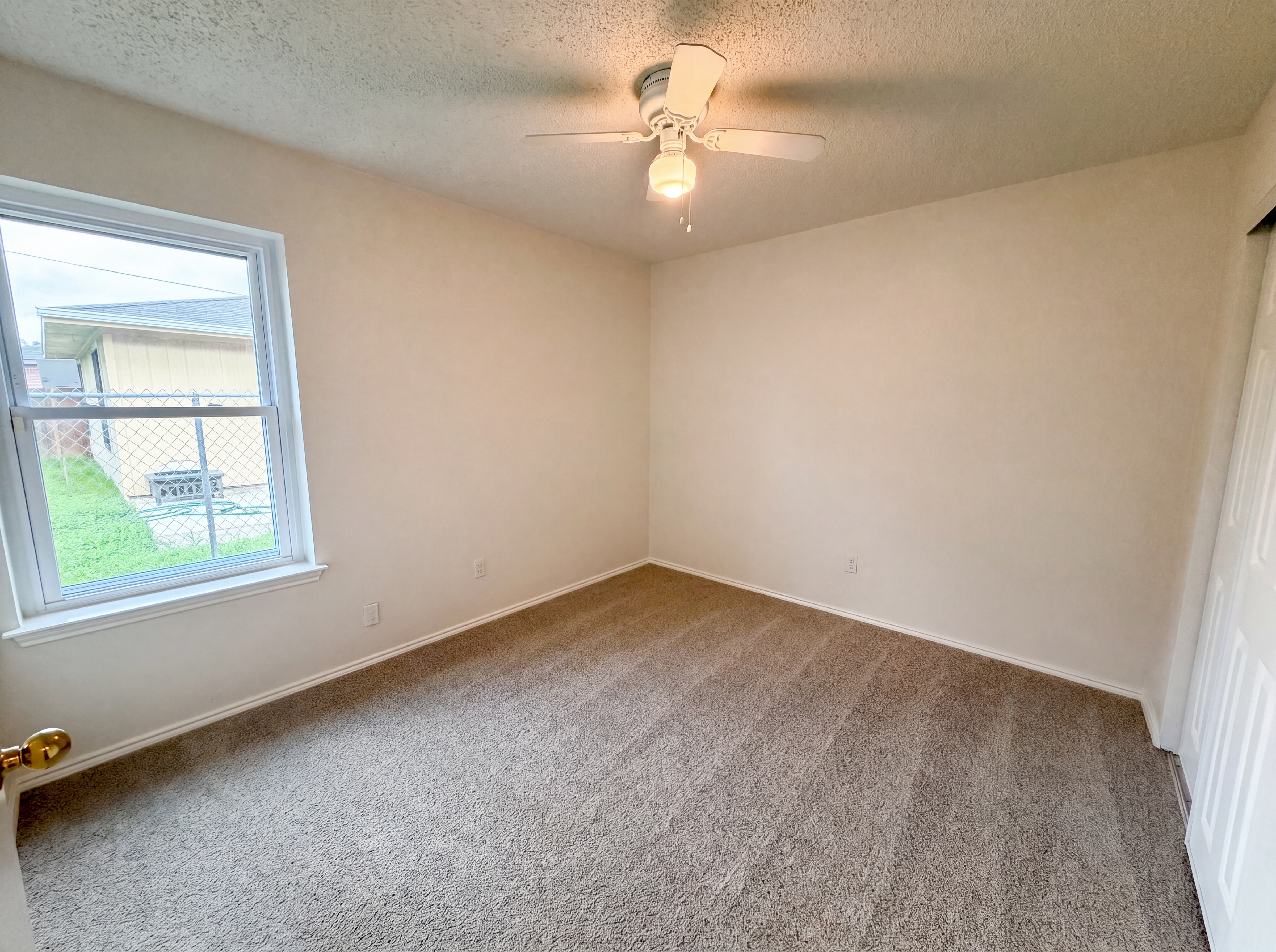 Photo 14 of 18 of 10304 Pondwood Dr, Dallas, TX