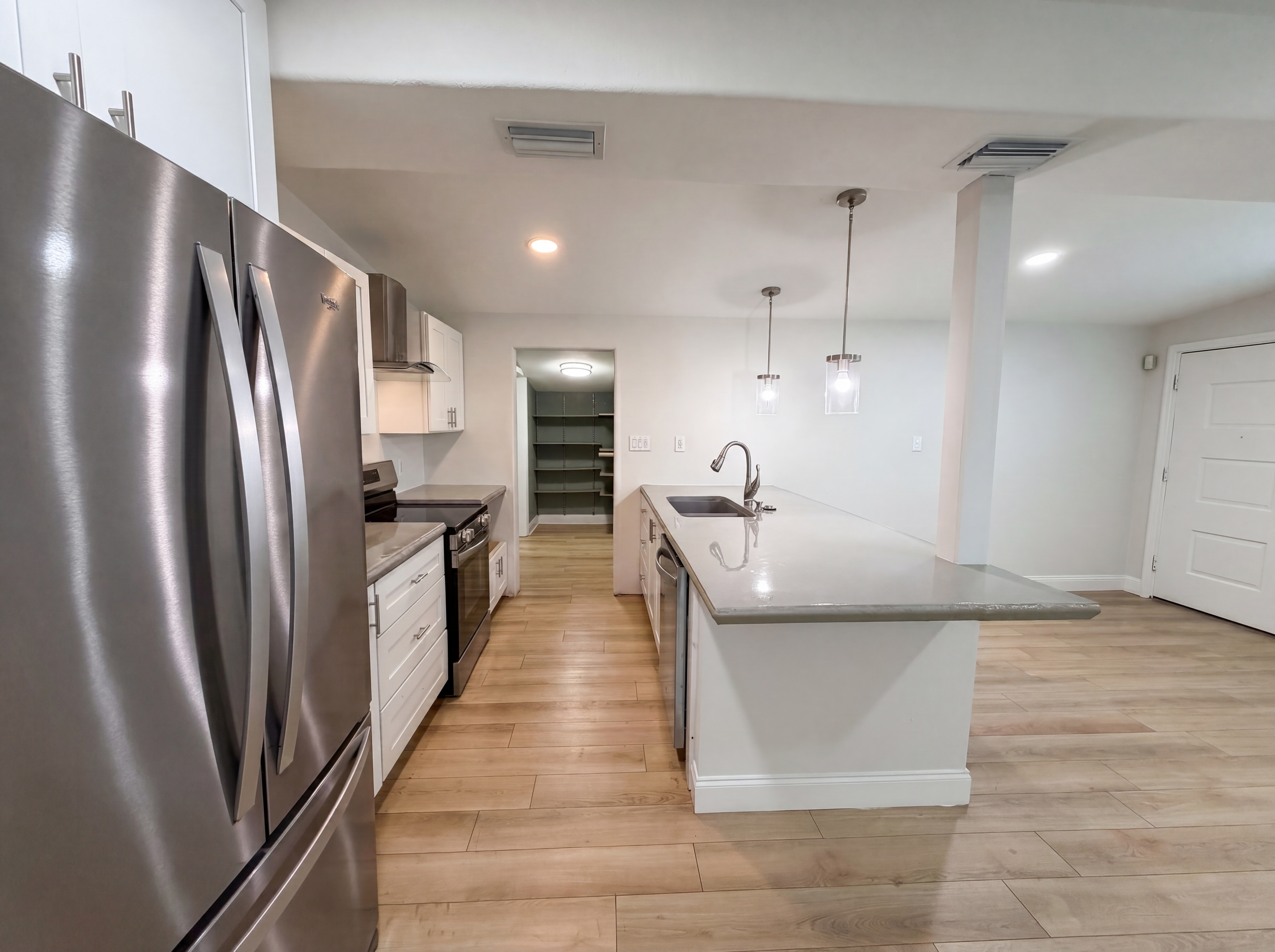 Photo 10 of 22 of 2905 E Chelsea St, Tampa, FL