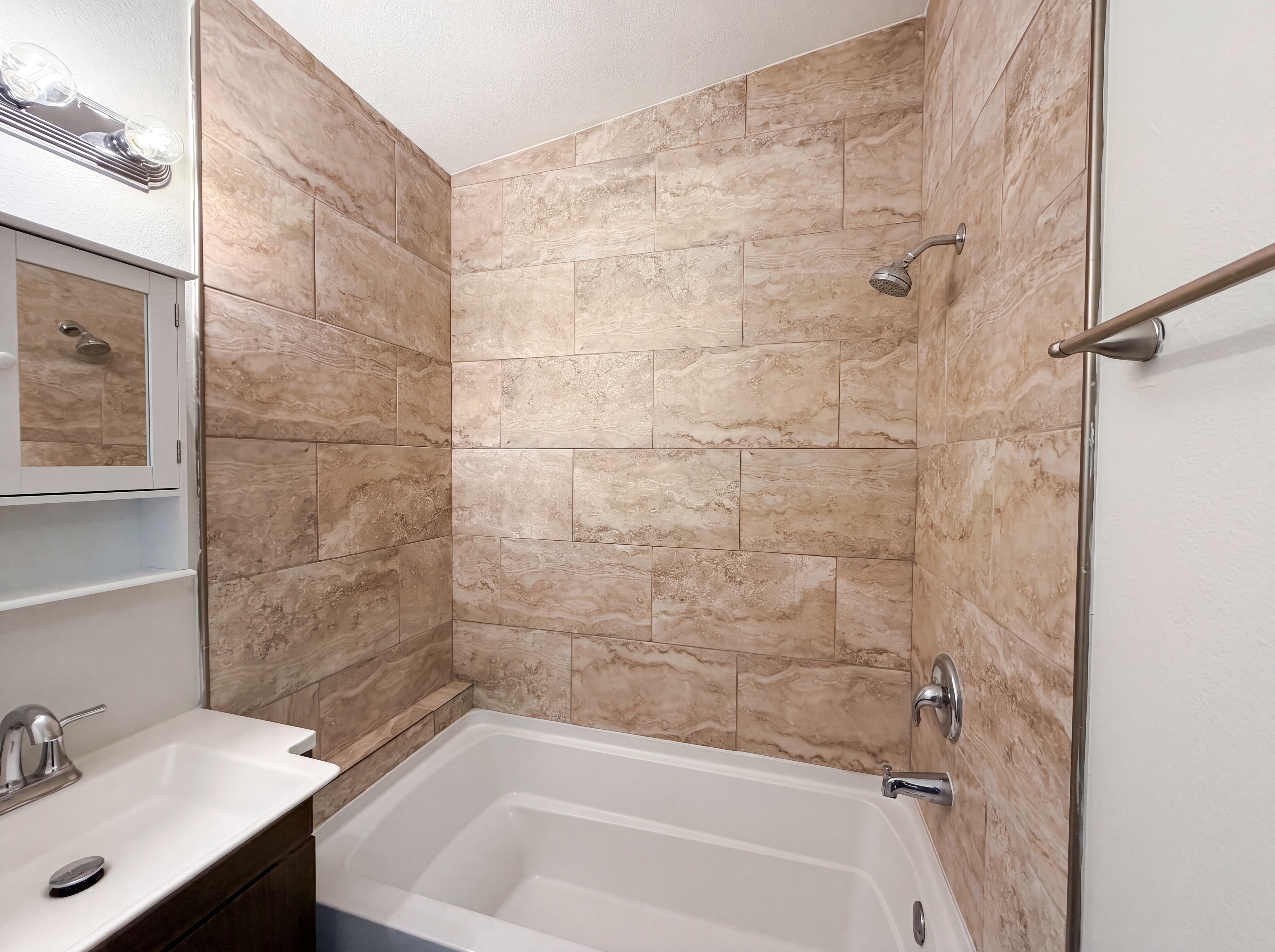 Photo 15 of 21 of 1502 Daroca Dr, Deltona, FL