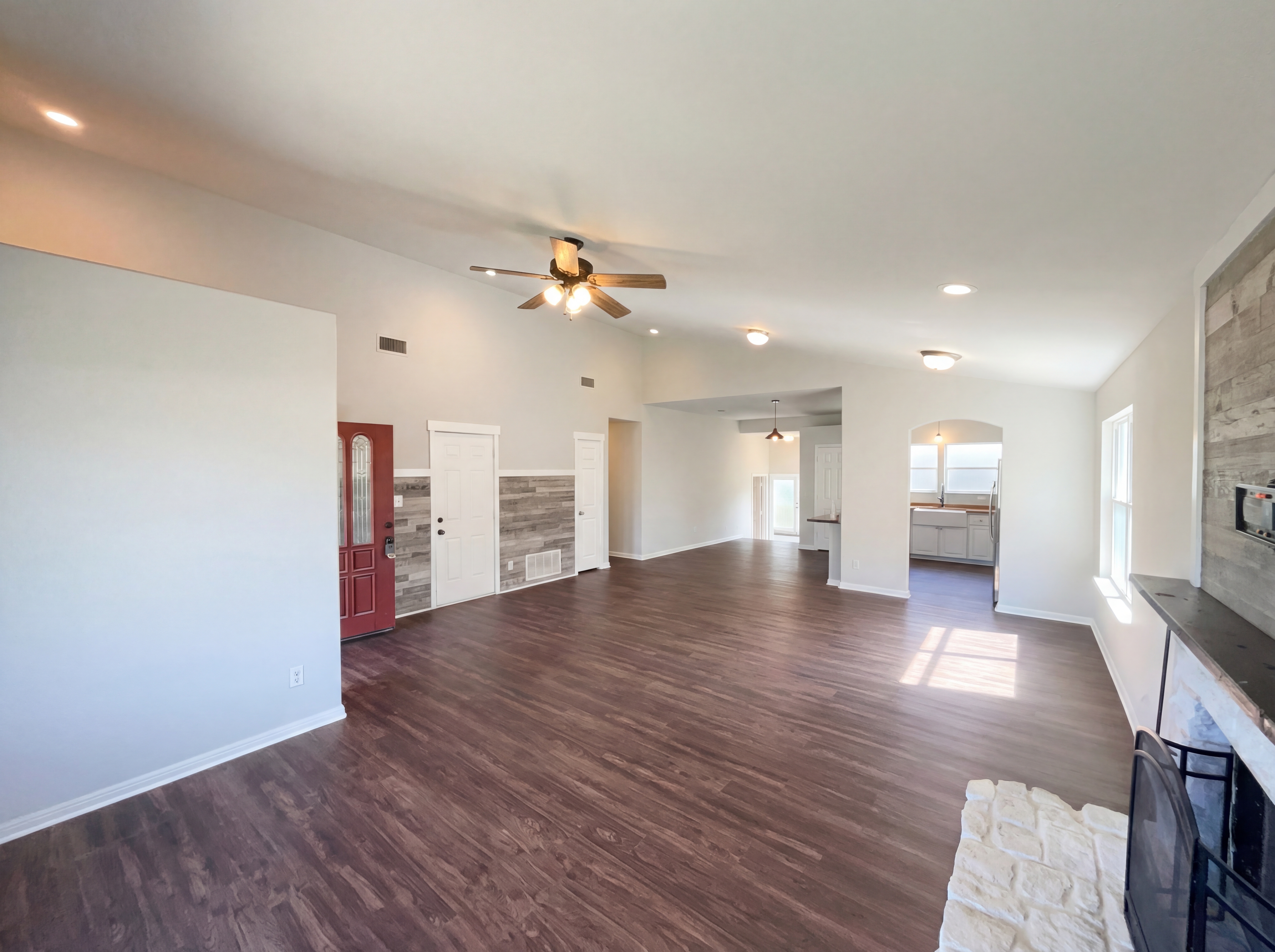Photo 8 of 18 of 1516 Gatlinburg Dr, Pflugerville, TX
