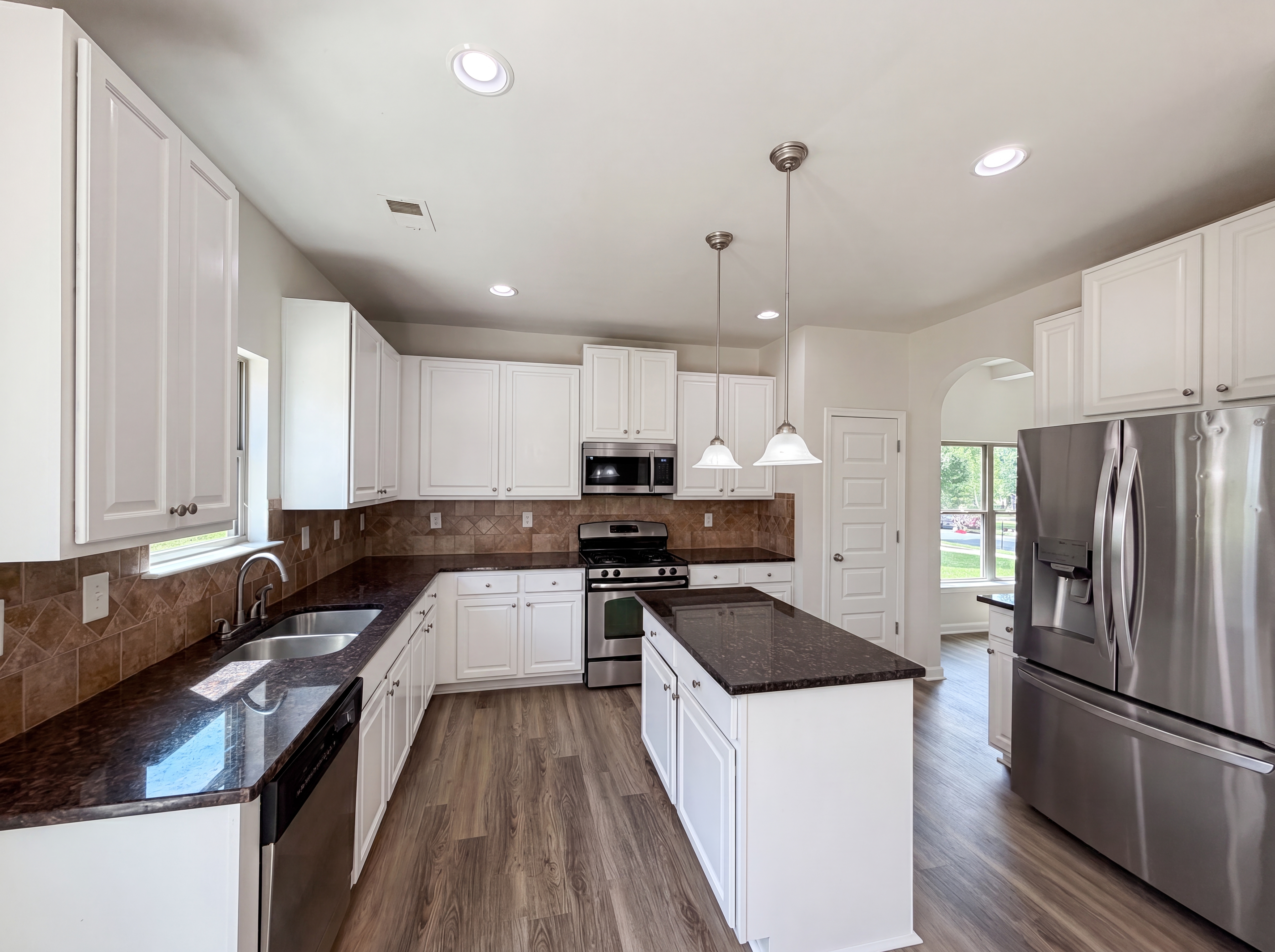 Photo 2 of 27 of 4440 Prather Son Dr, Loganville, GA