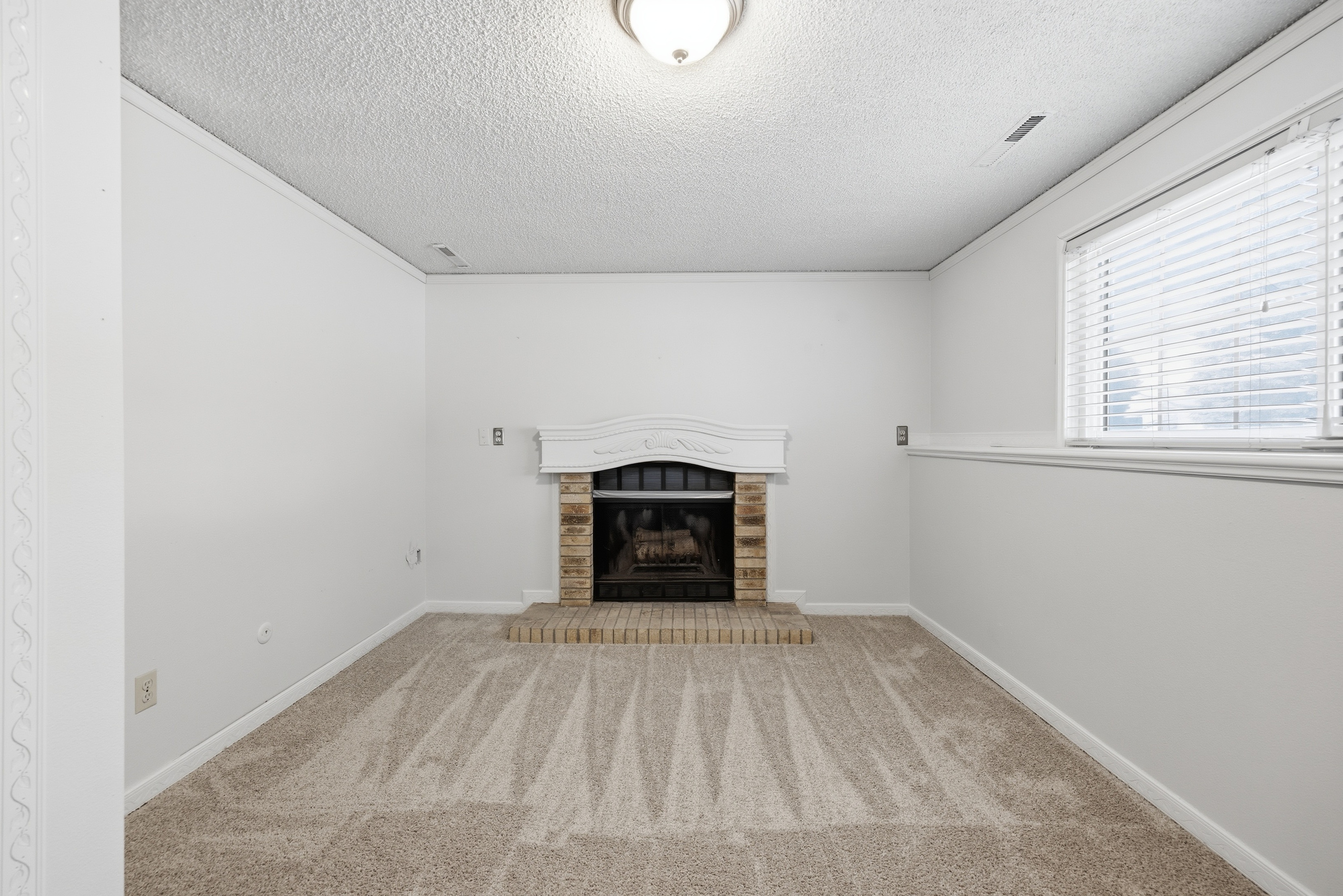 Photo 7 of 34 of 3045 Zephyr Dr, Colorado Springs, CO