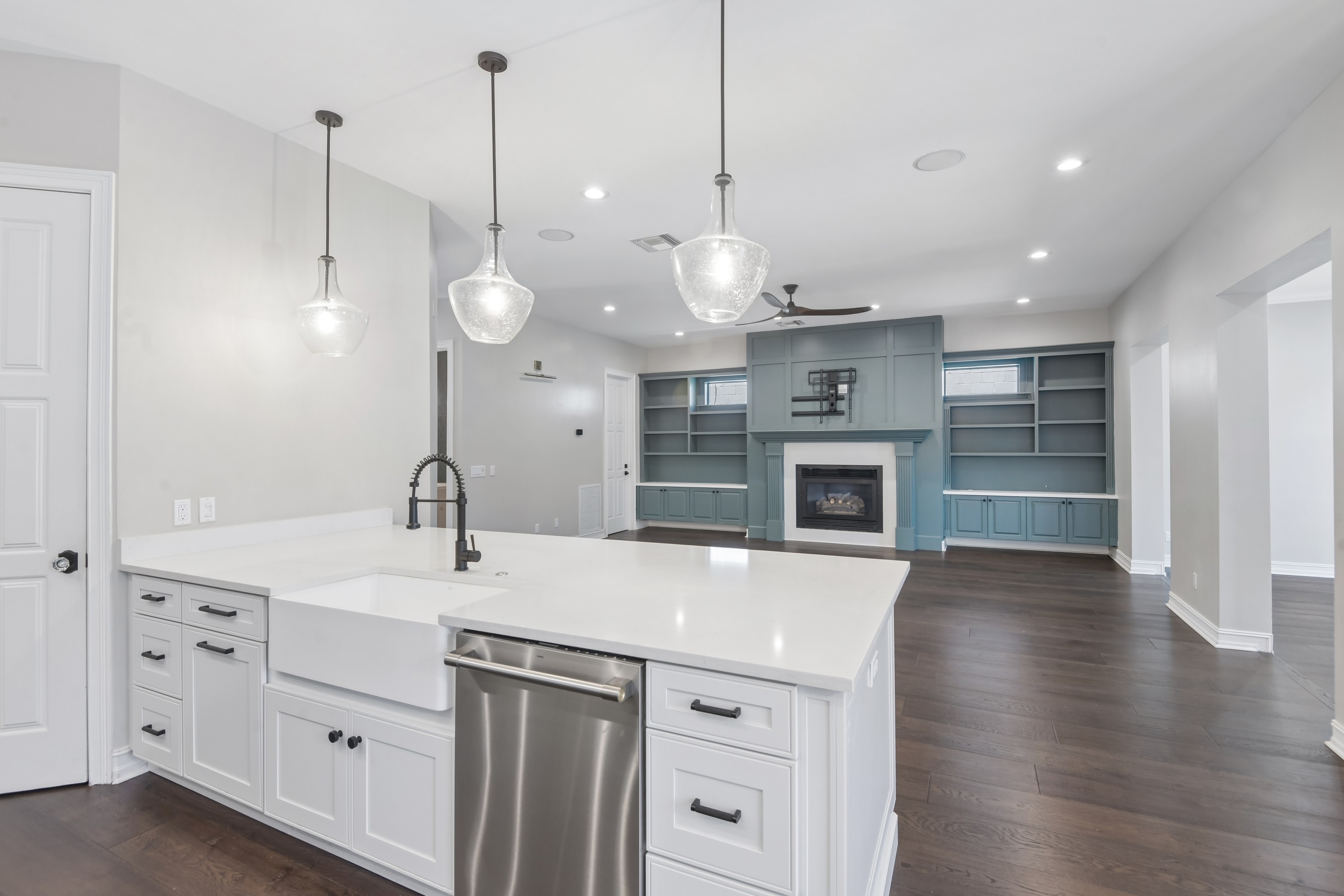 Photo 16 of 62 of 5105 W Neptune Way, Tampa, FL