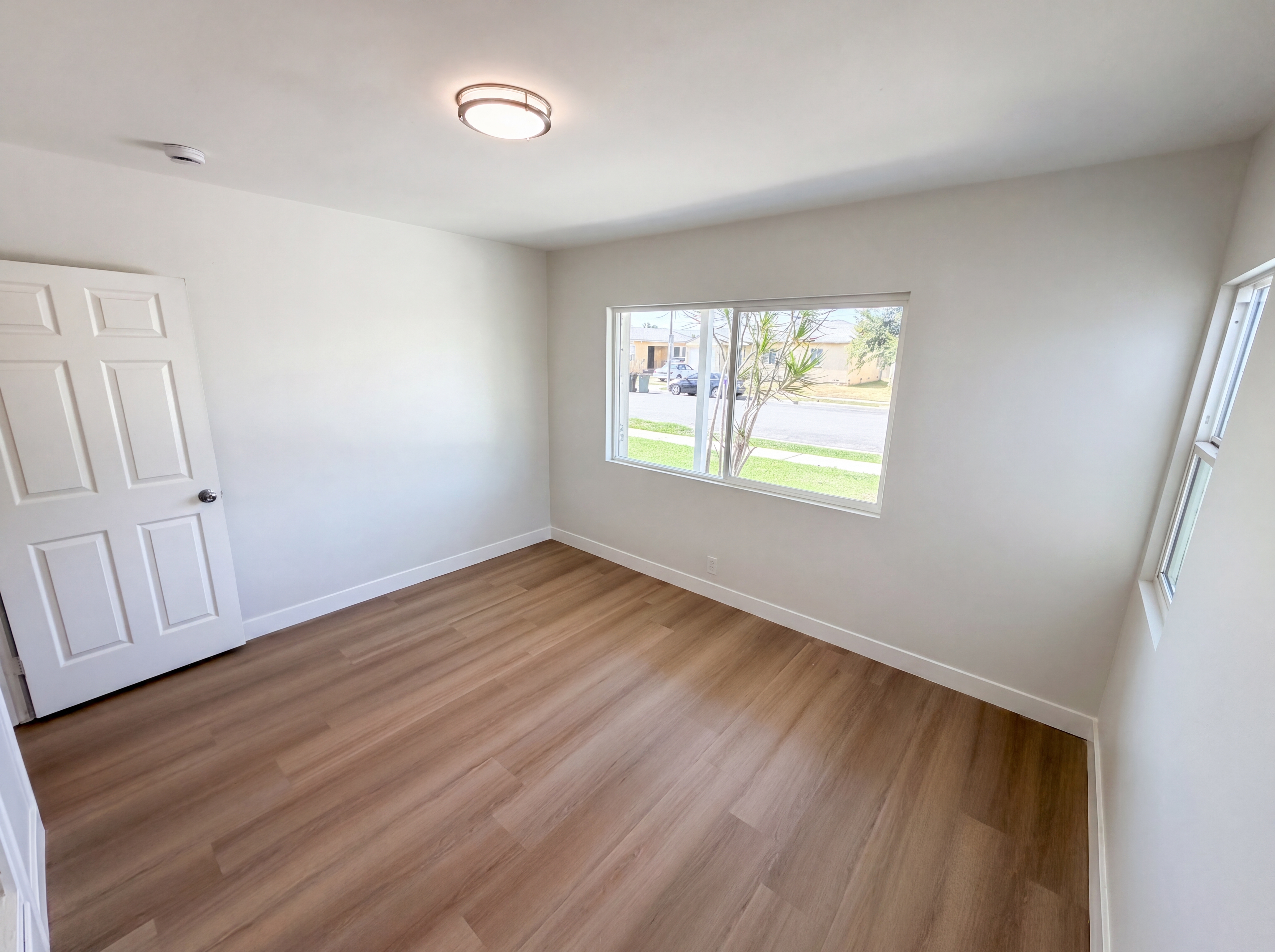 Photo 14 of 27 of 818 W 130th St, Compton, CA