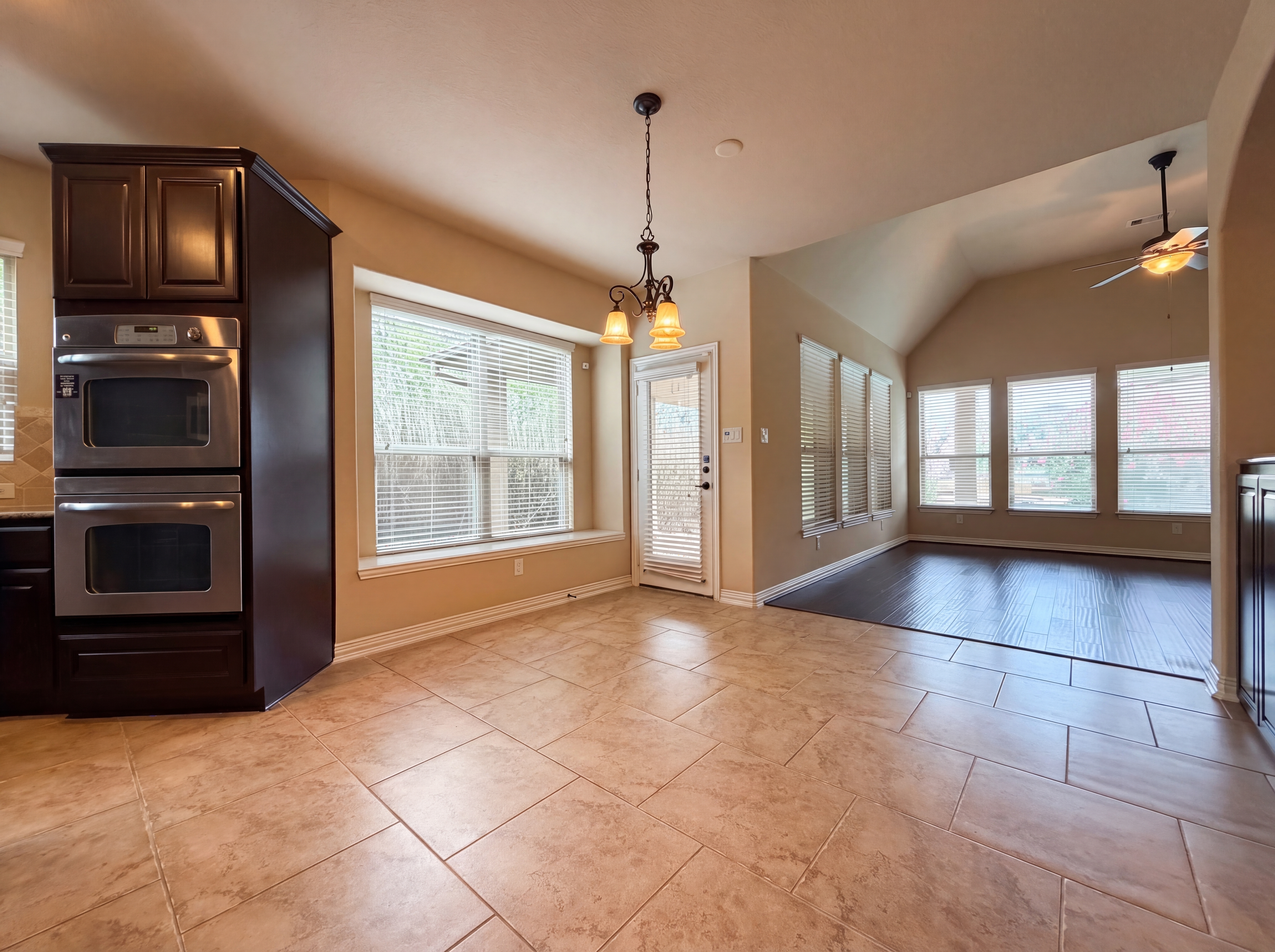 Photo 7 of 21 of 1036 Cedar Forest Dr, Conroe, TX