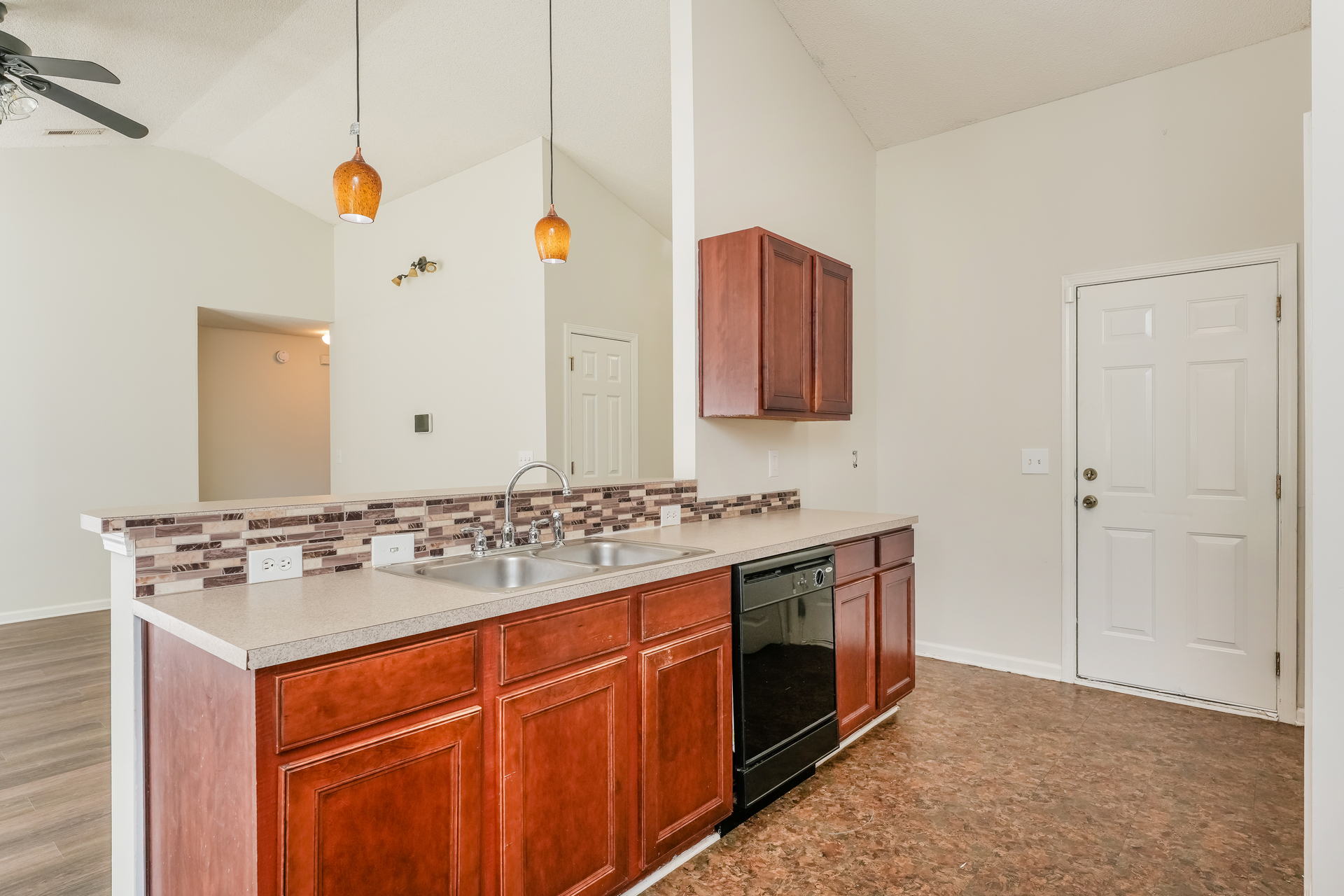 Photo 6 of 15 of 159 Old Tree Rd, Goose Creek, SC