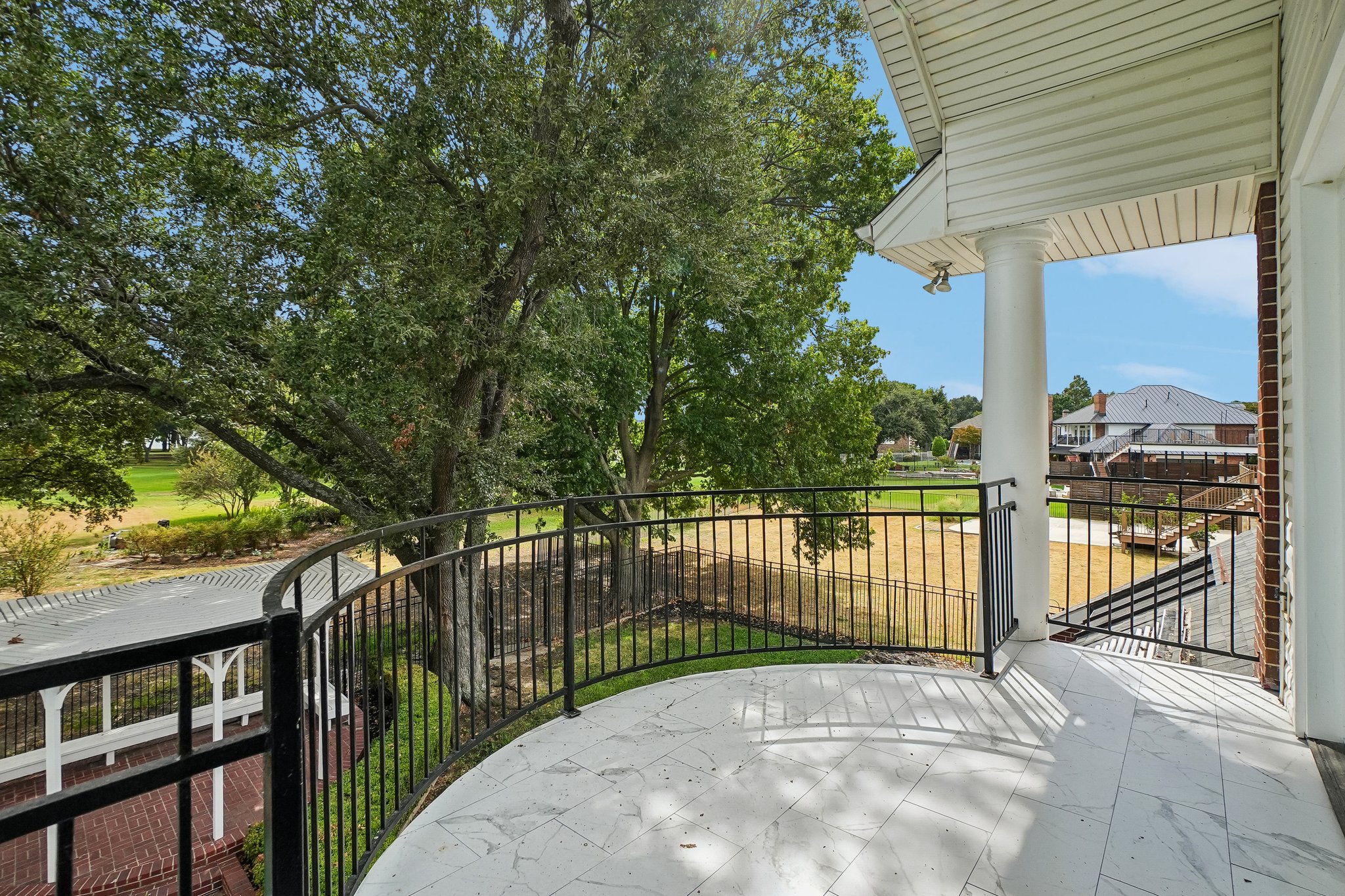Photo 33 of 39 of 32 Victoria Dr, Rowlett, TX