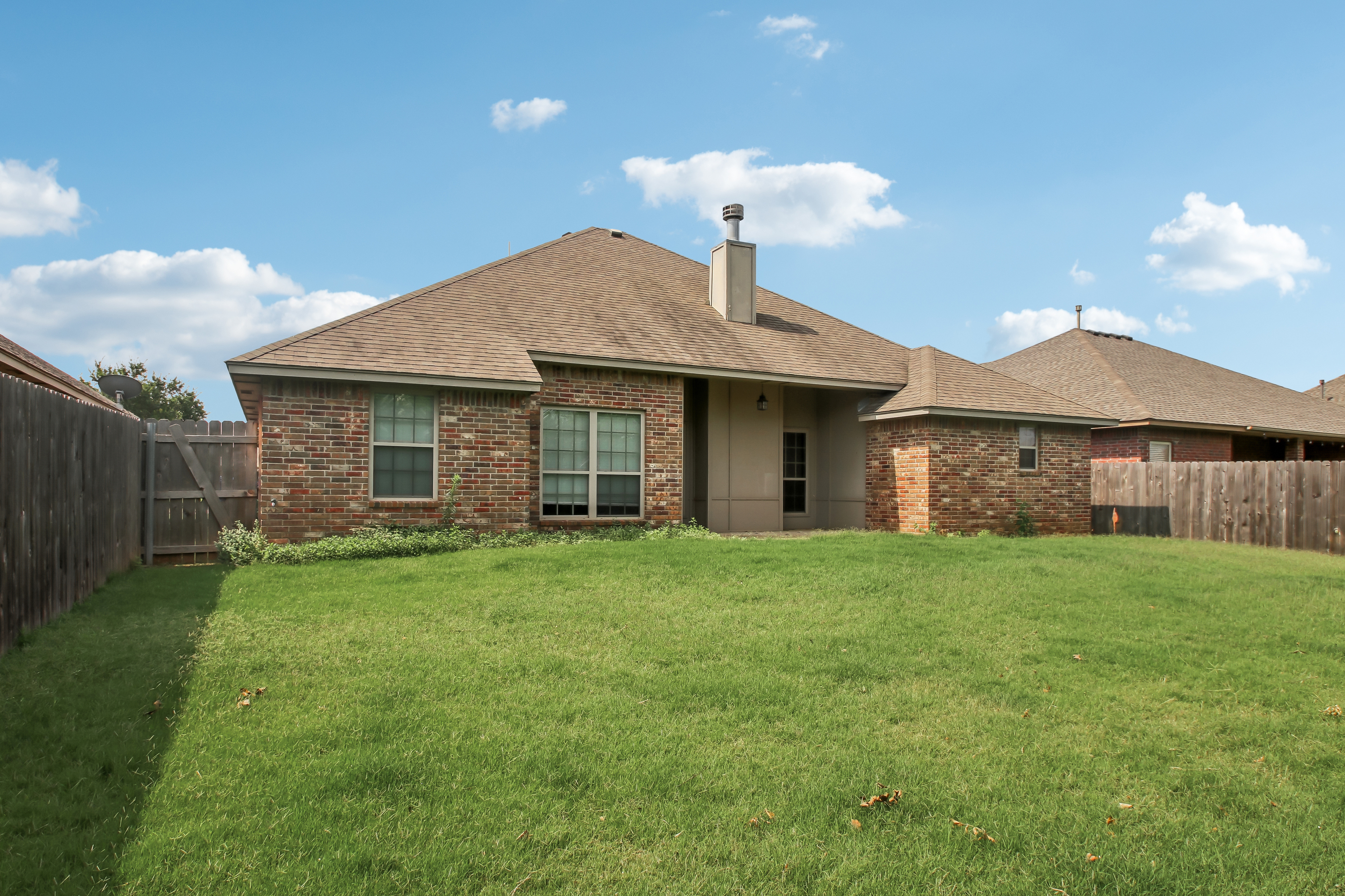 Photo 30 of 35 of 1405 Luke Ln, Norman, OK