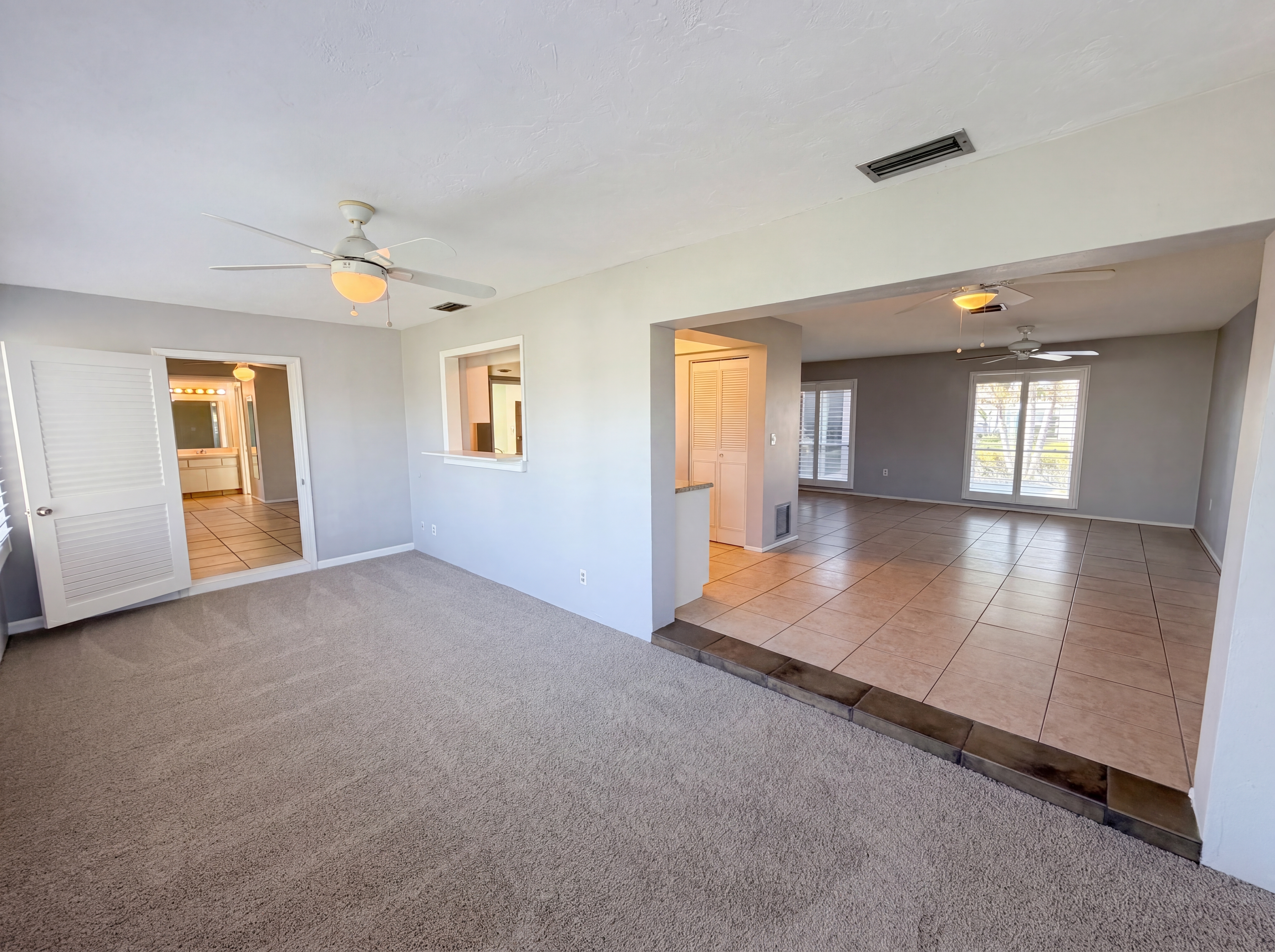 Photo 6 of 29 of 4561 Great Lakes Dr S, Clearwater, FL