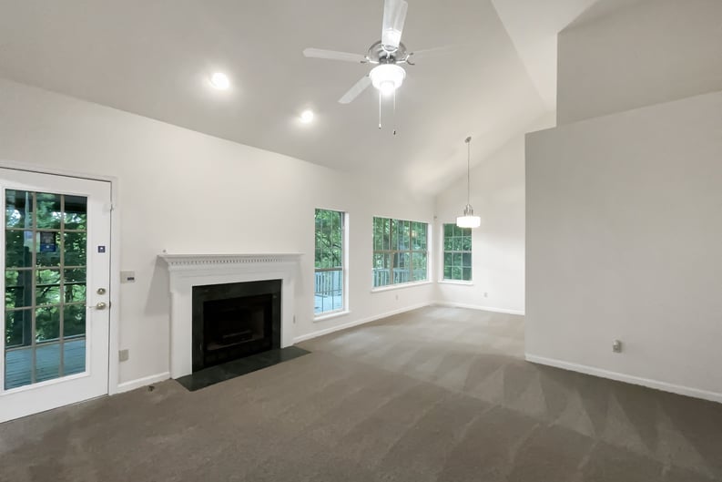 Property photo 3 of 824 N Woodstone Ln