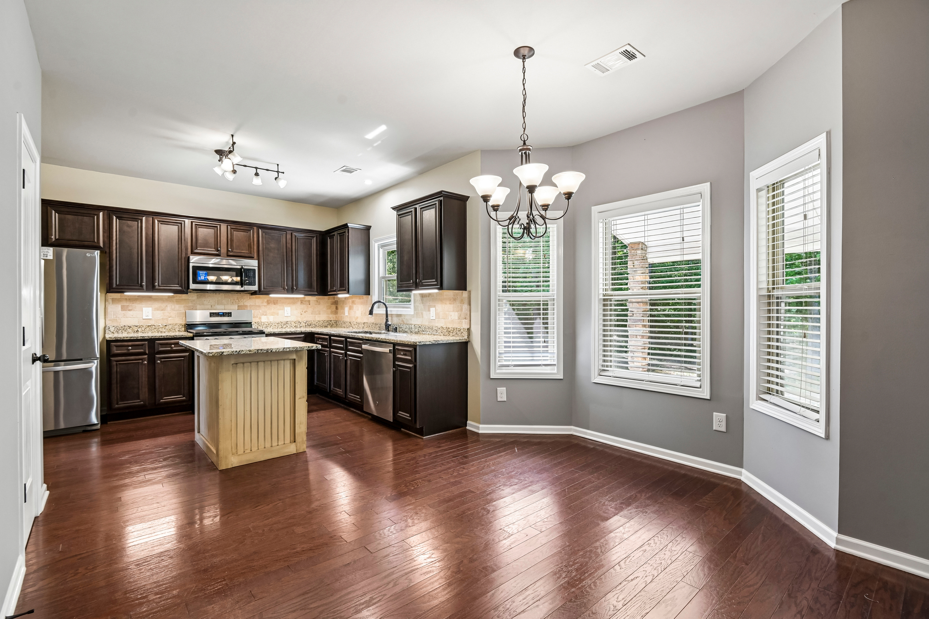 Photo 7 of 53 of 252 Stone Lake Dr, Dallas, GA