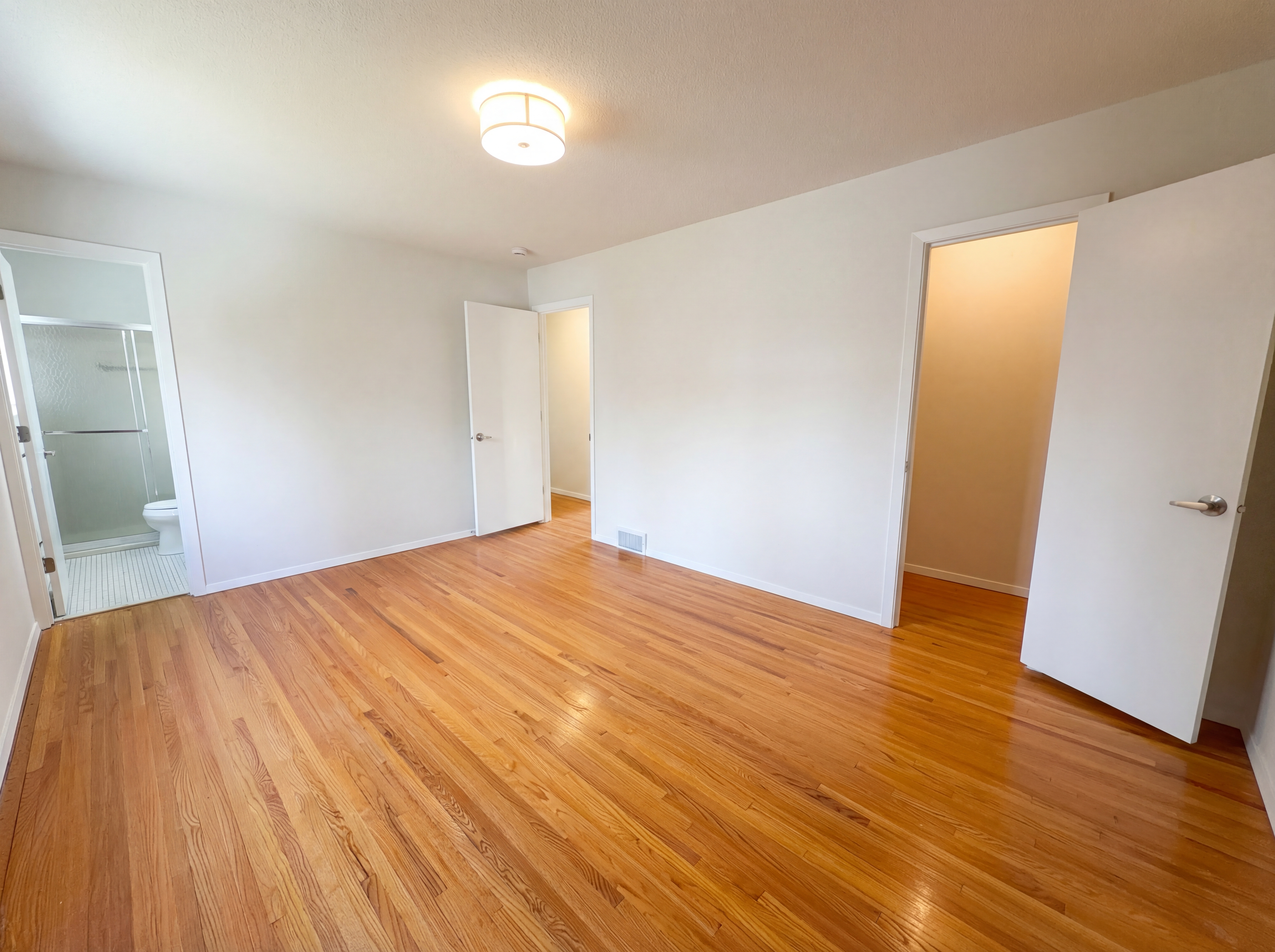 Photo 4 of 25 of 3480 Milton St N, Shoreview, MN