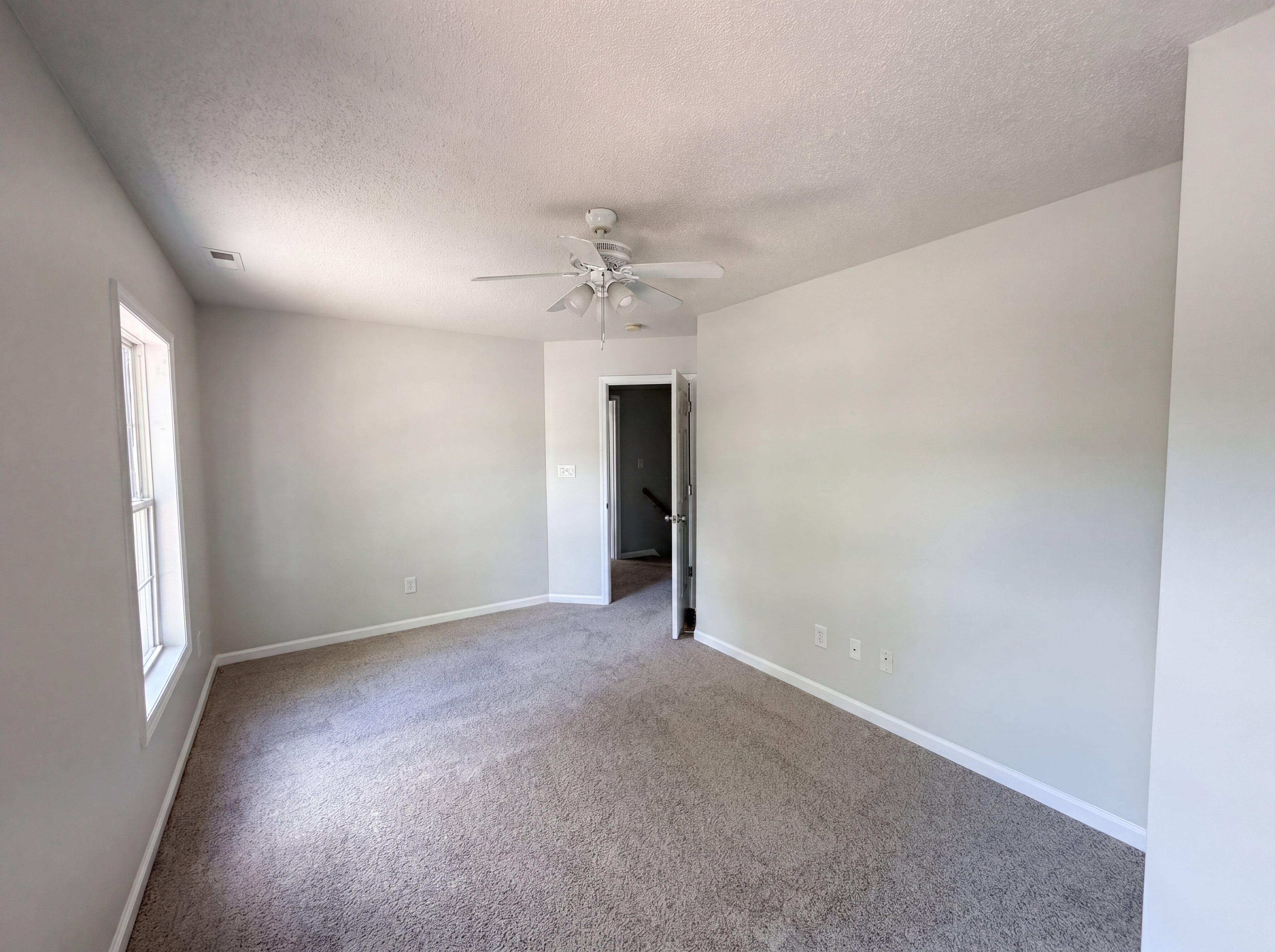 Photo 10 of 18 of 708 Woodgreen Dr, Durham, NC