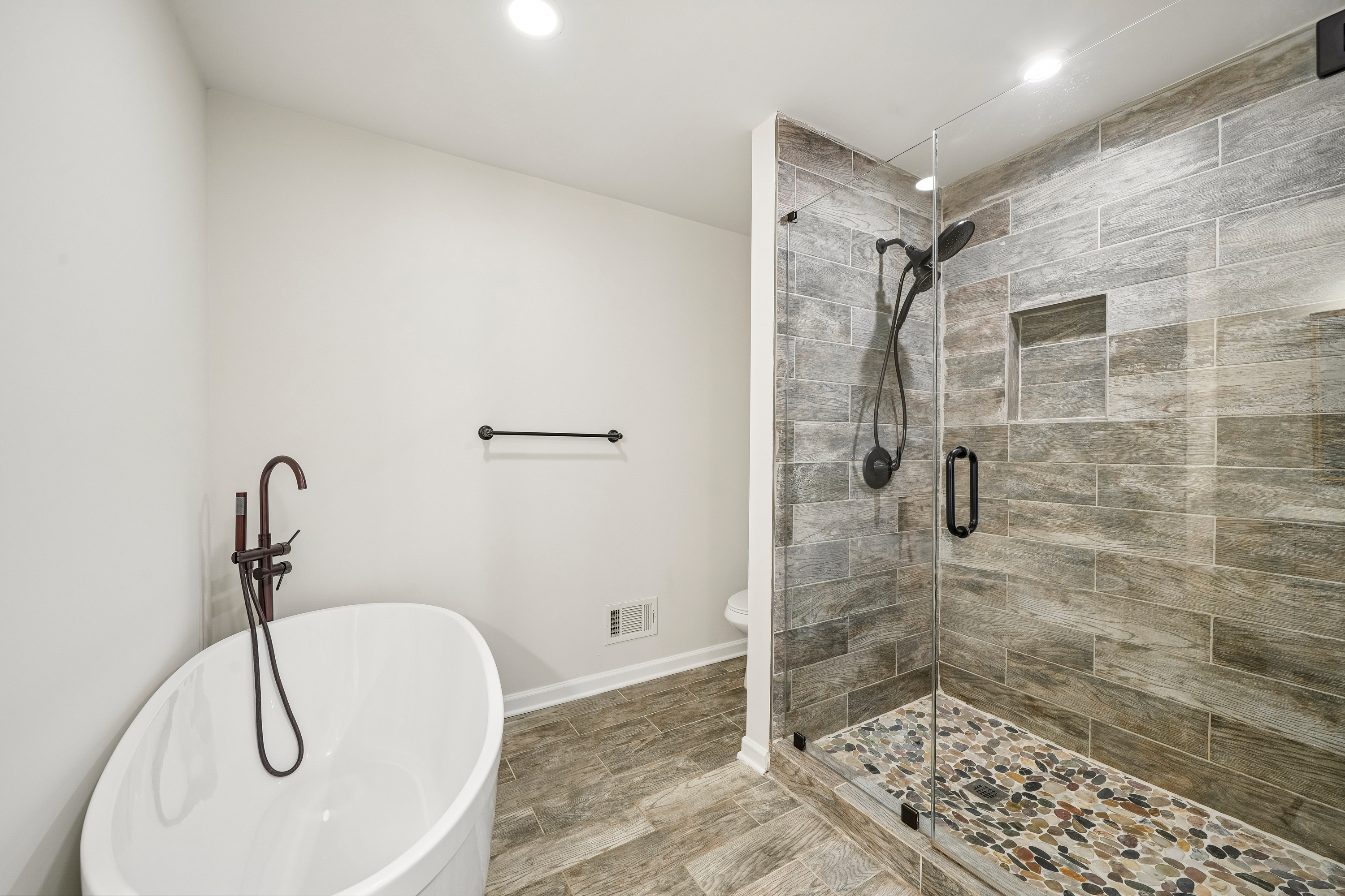 Photo 22 of 47 of 630 Benson Hurst Dr SW, Mableton, GA