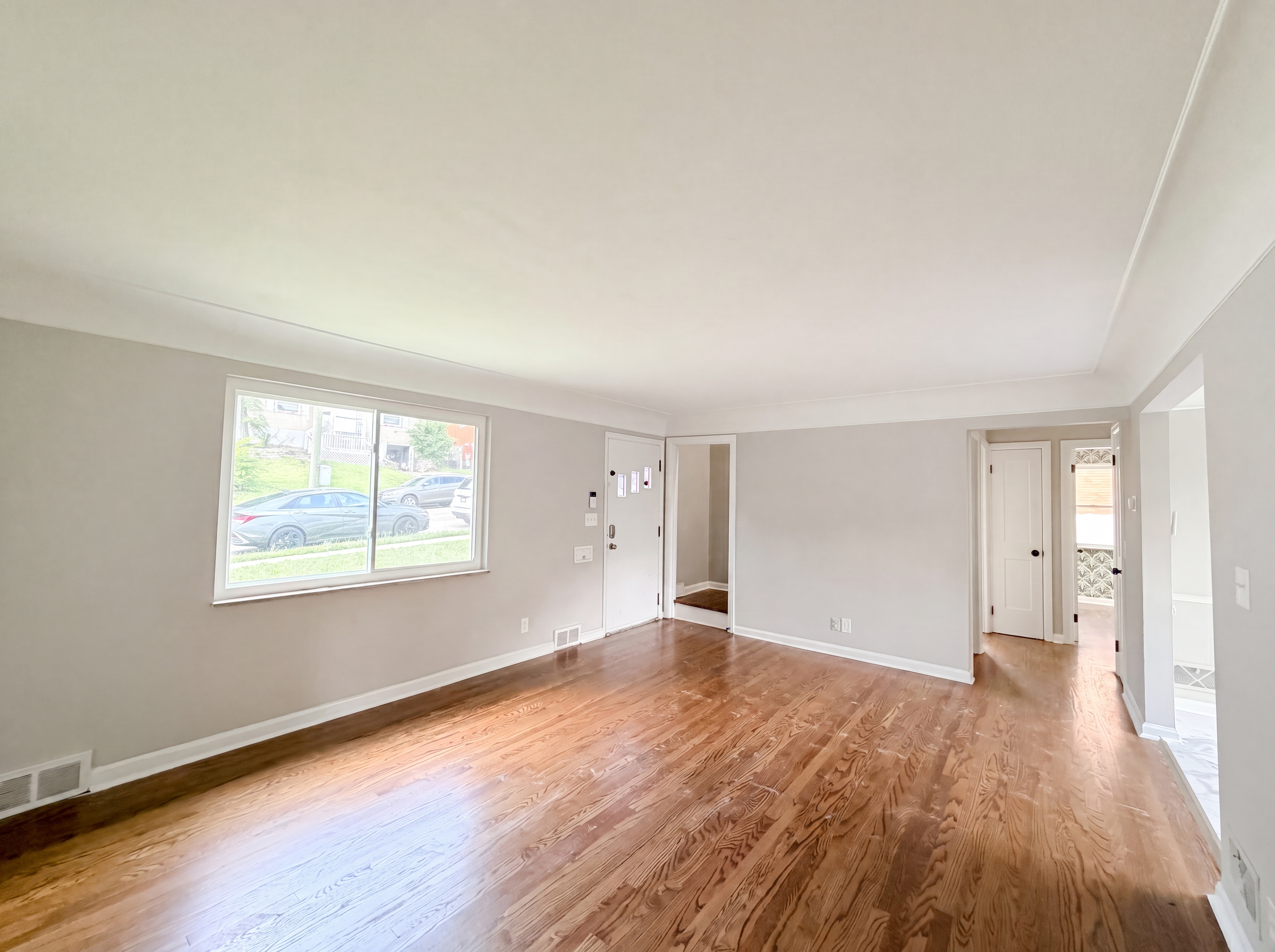 Photo 9 of 25 of 577 Lowell Ave, Cincinnati, OH
