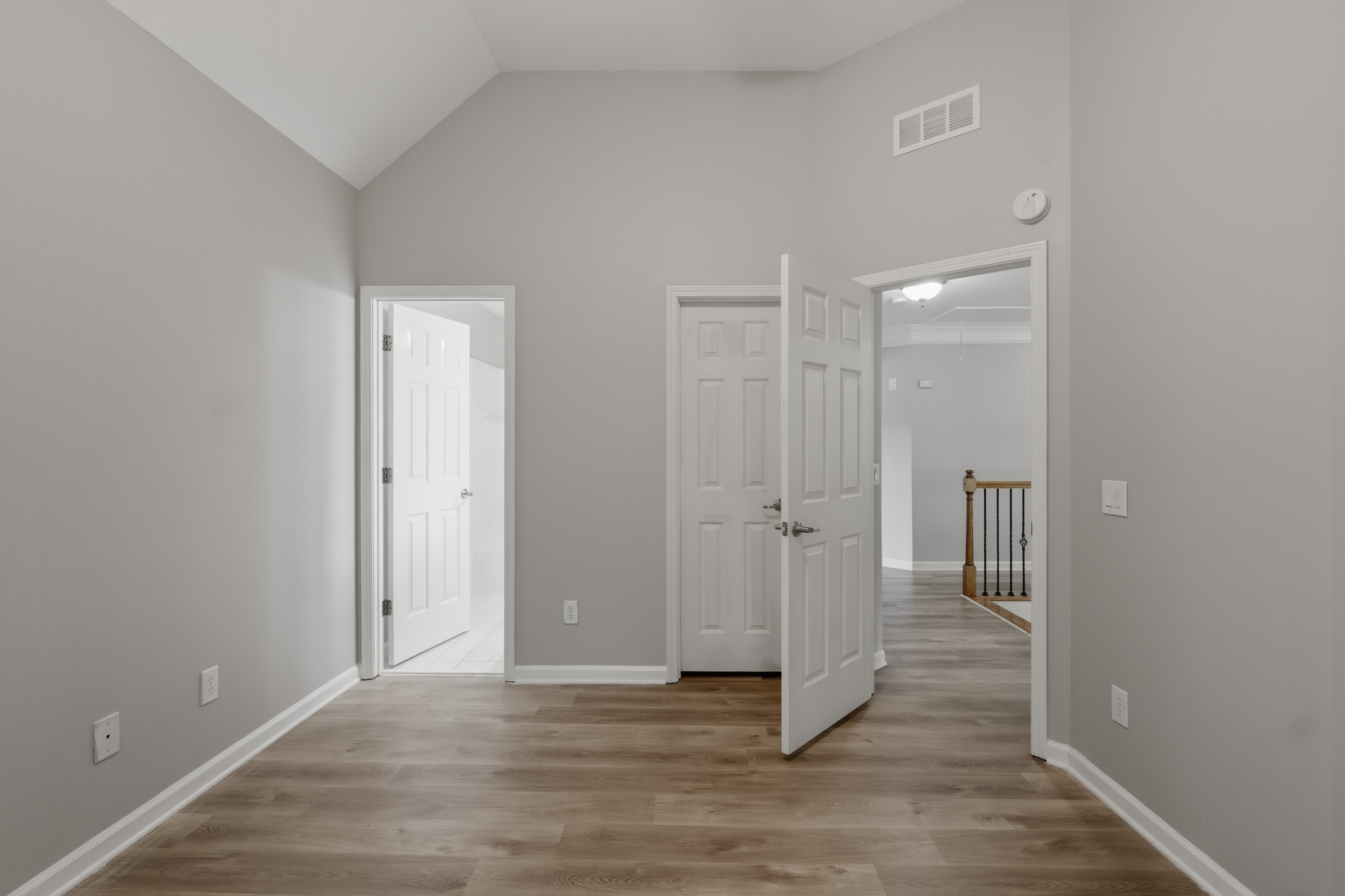 Photo 21 of 51 of 4530 Oak Brook Dr SE, Smyrna, GA