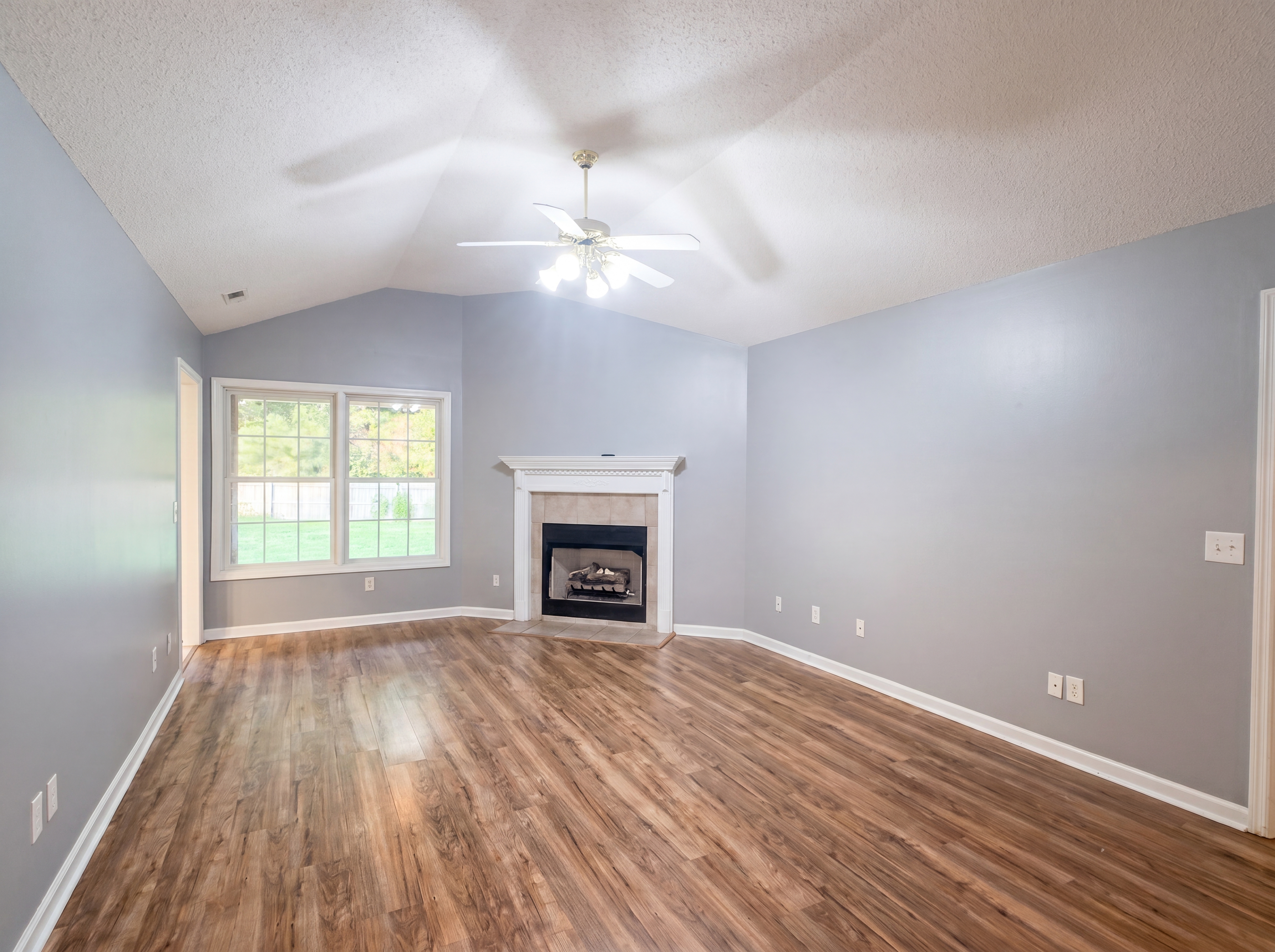 Photo 9 of 19 of 223 Williston Dr, Huntsville, AL