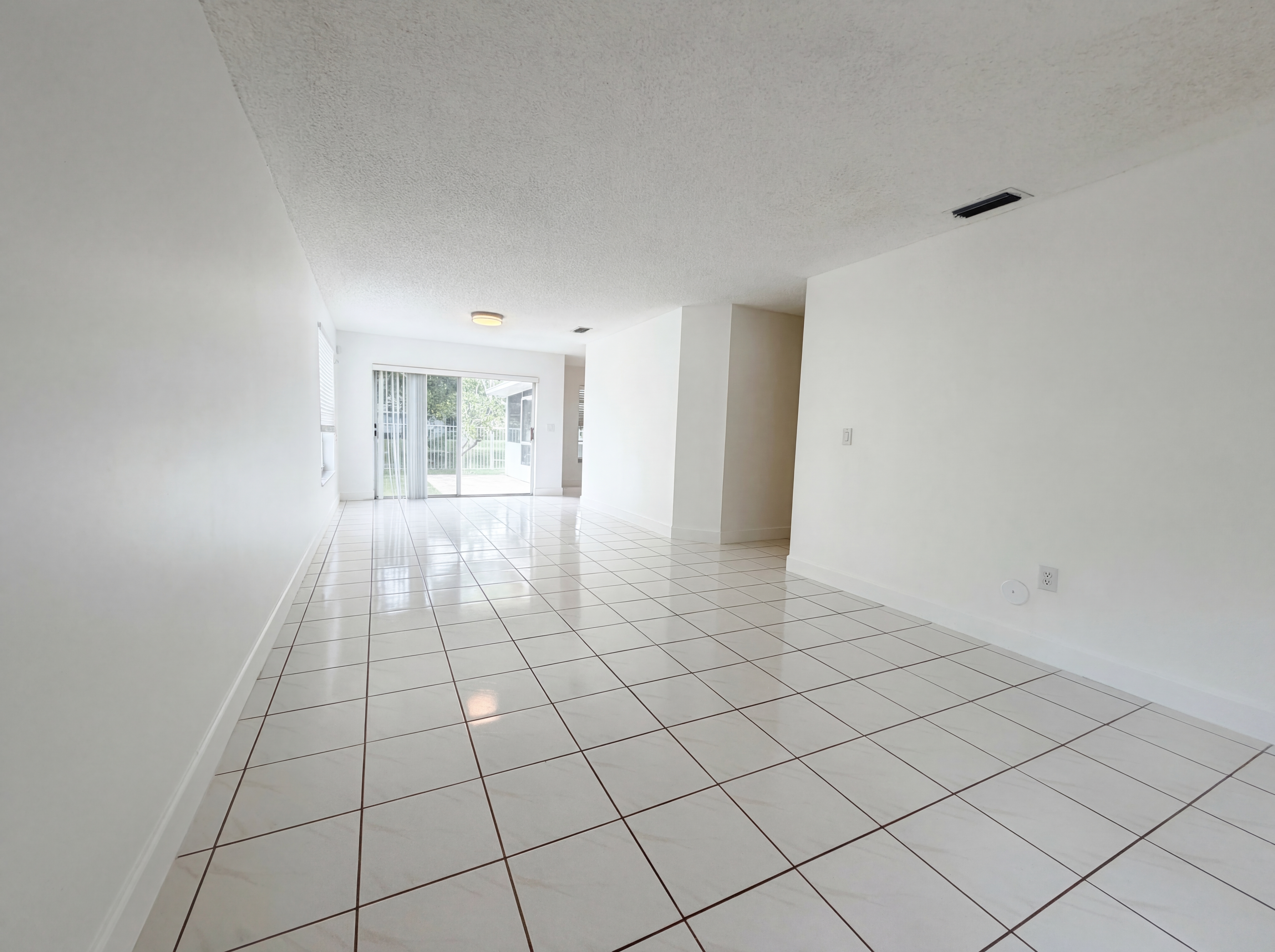 Photo 12 of 22 of 73 Gables Blvd, Weston, FL