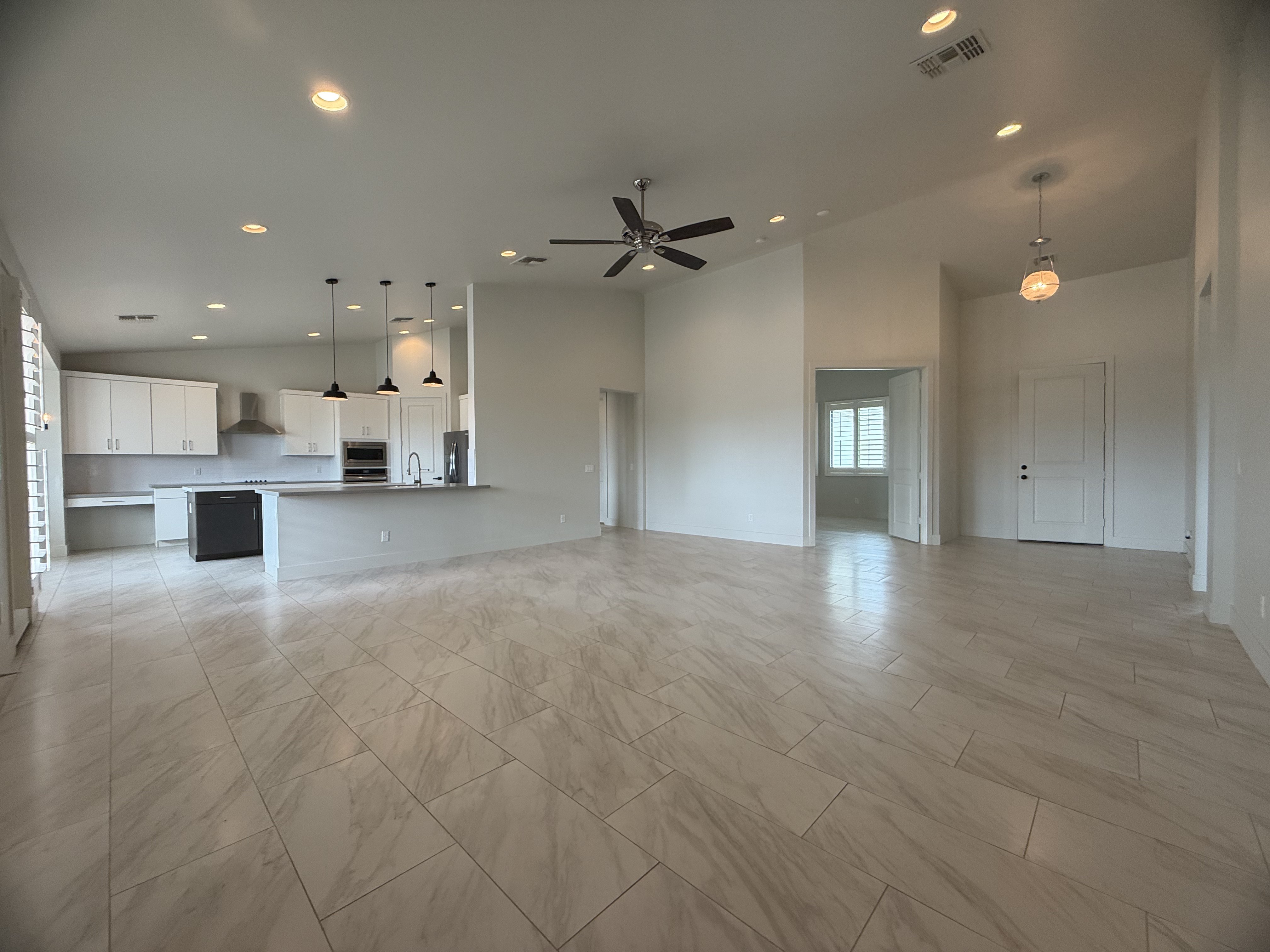 Photo 7 of 17 of 3229 W Silverdale Rd, San Tan Valley, AZ
