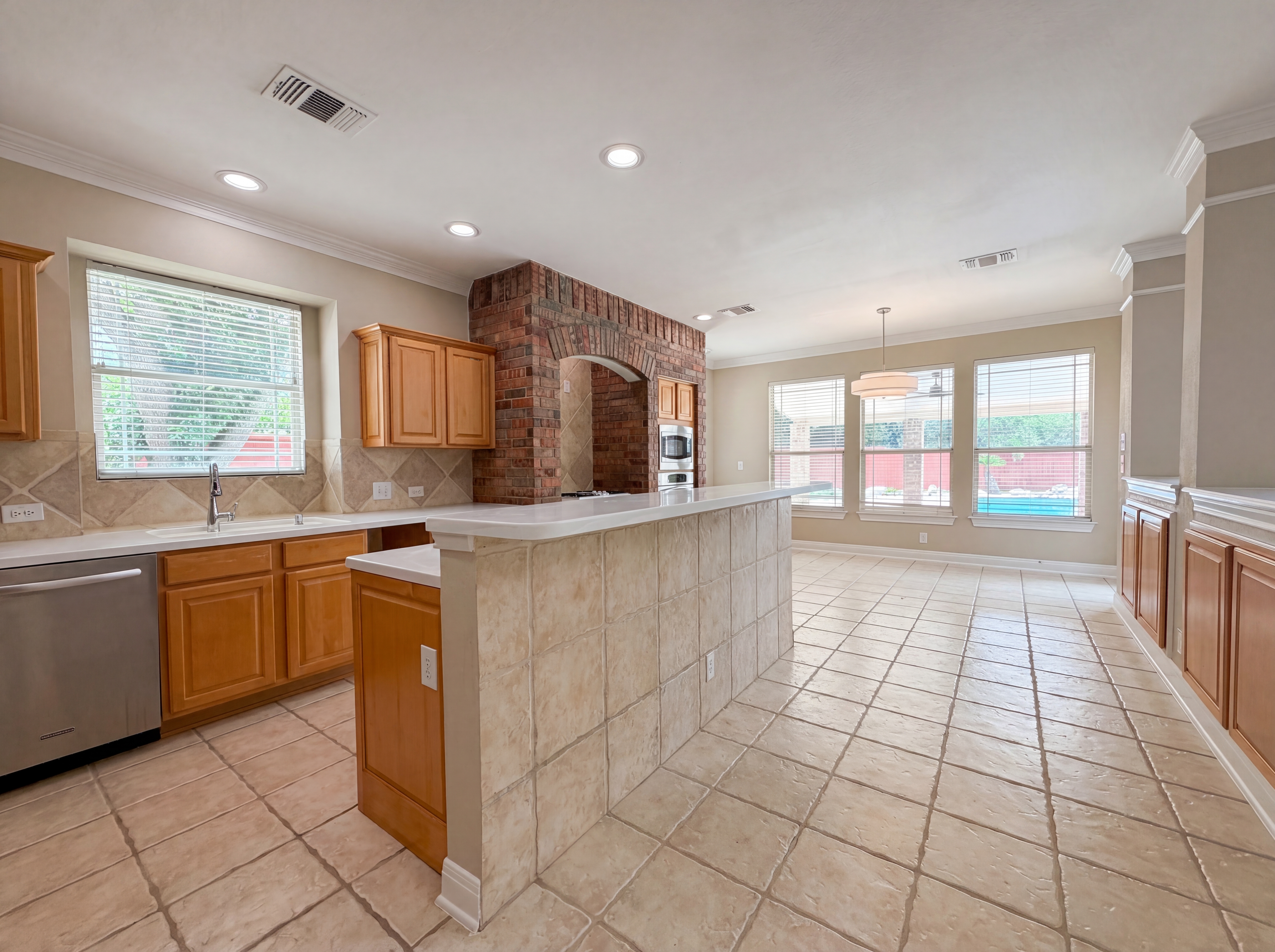 Photo 8 of 23 of 13419 Star Heights Dr, San Antonio, TX