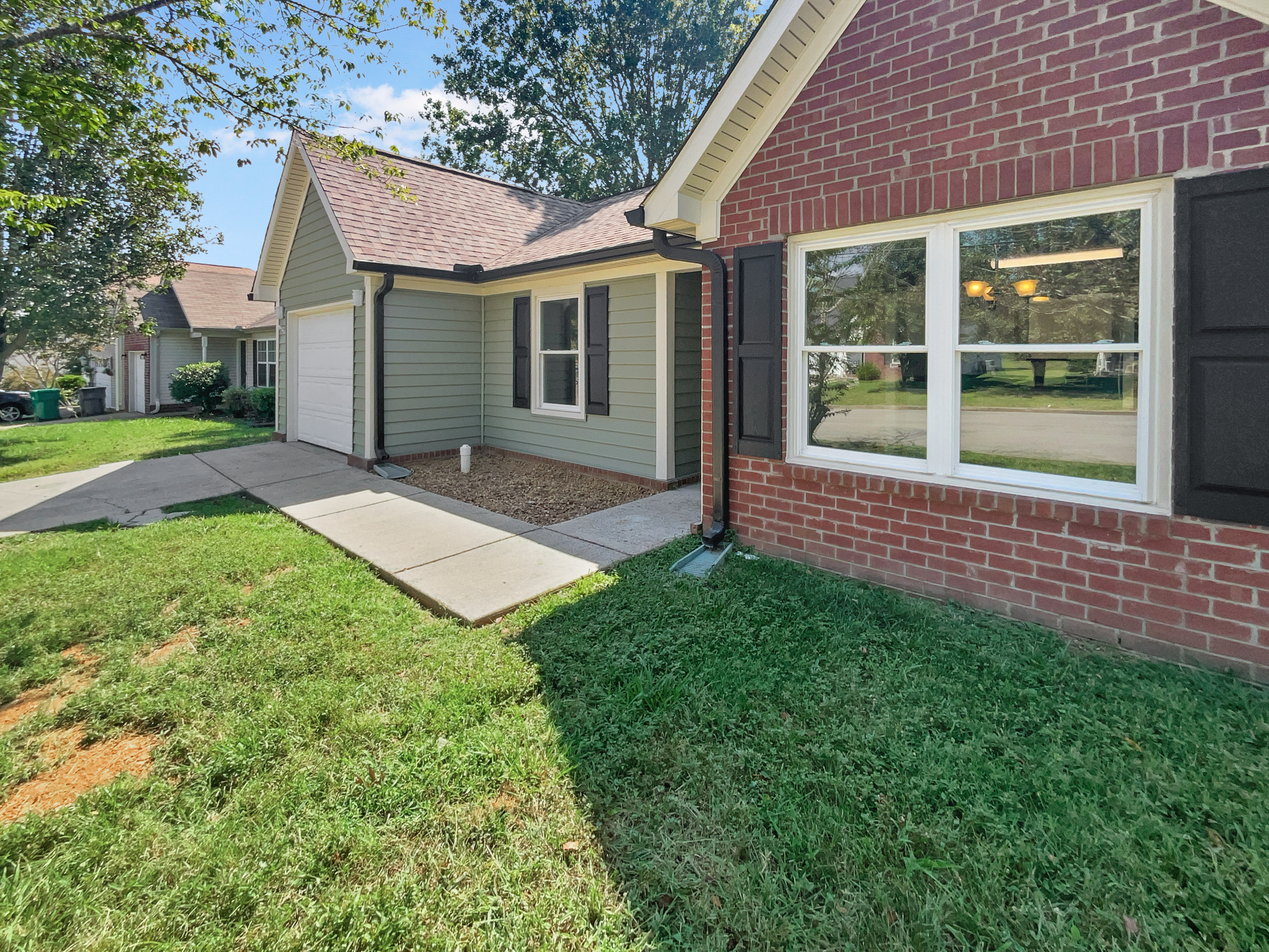 Photo 10 of 20 of 7513 W Winchester Dr, Antioch, TN