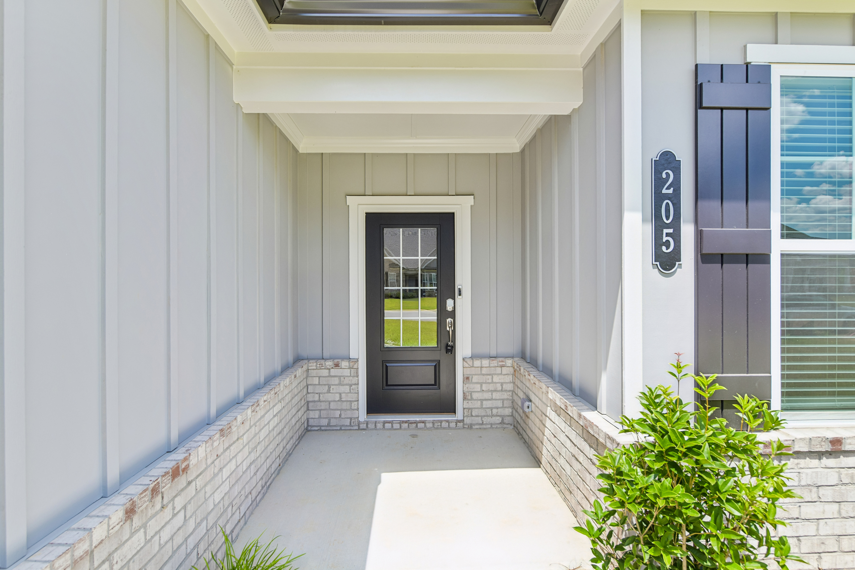 Photo 23 of 36 of 205 Flat Shoal Dr, Bonaire, GA